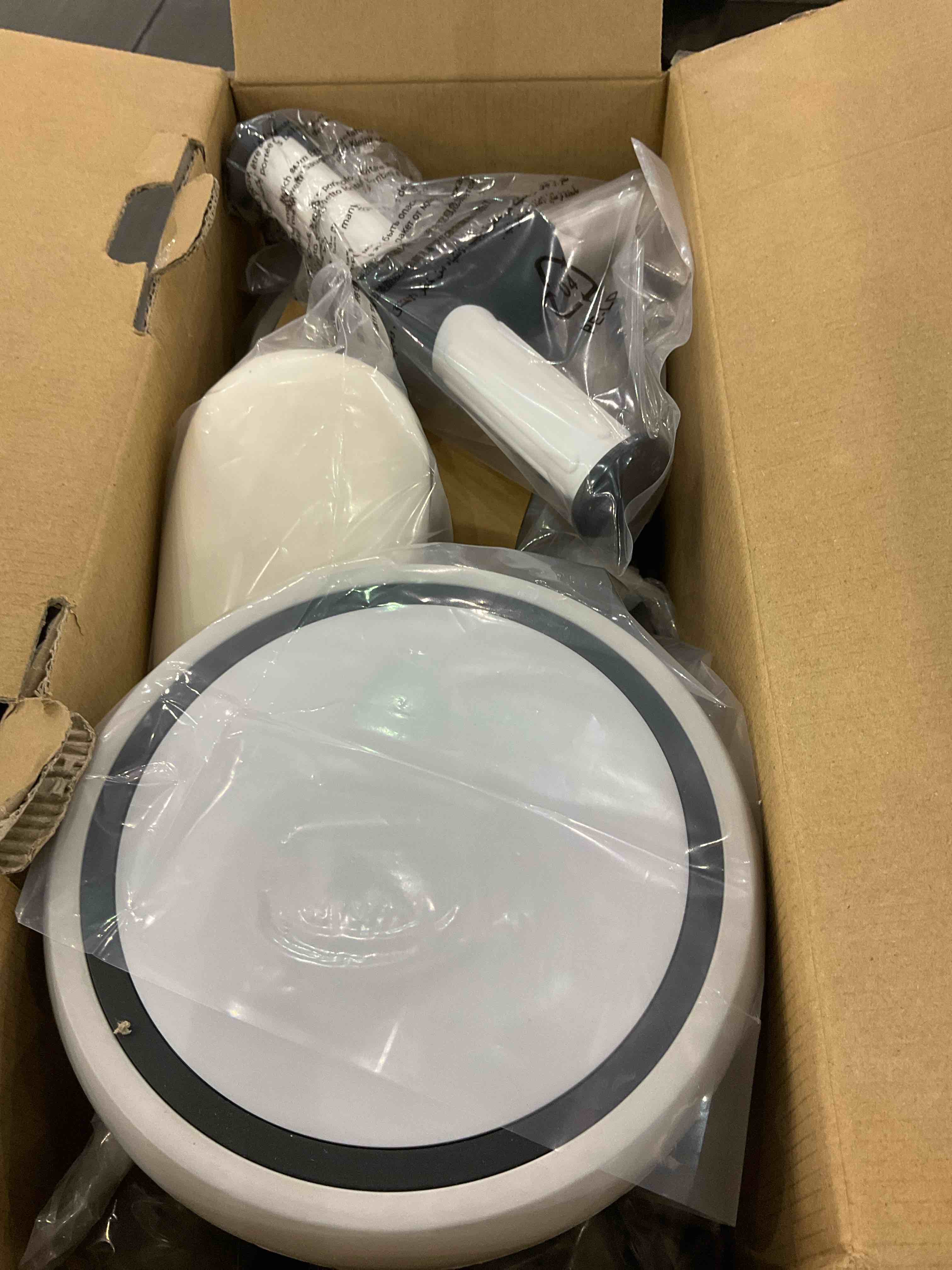 https://s3.amazonaws.com/lotting-images-prod/bidfta/EXS00878832_1705590775050.jpeg
