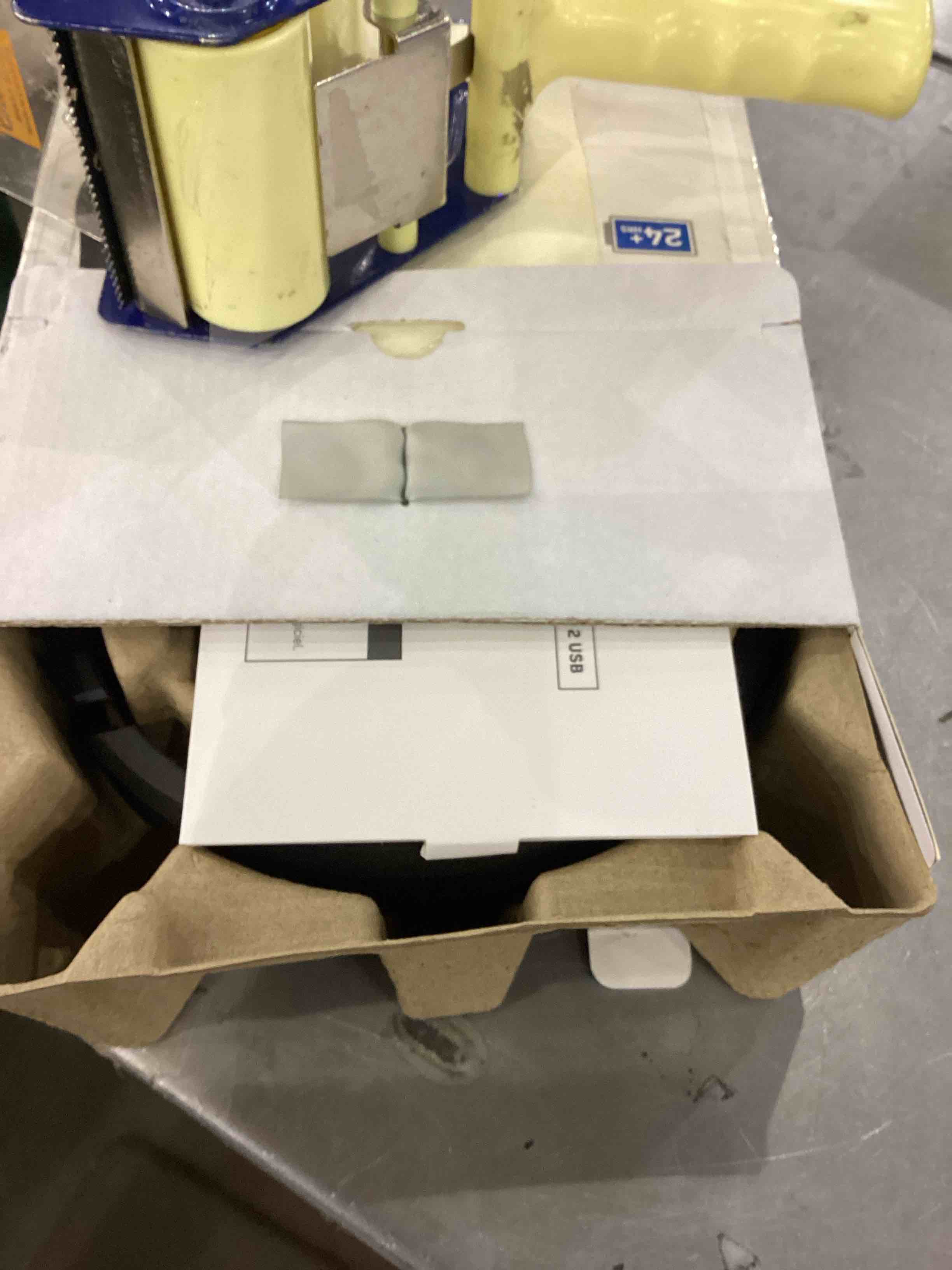https://s3.amazonaws.com/lotting-images-prod/bidfta/EXS00879671_1698924125609.jpeg