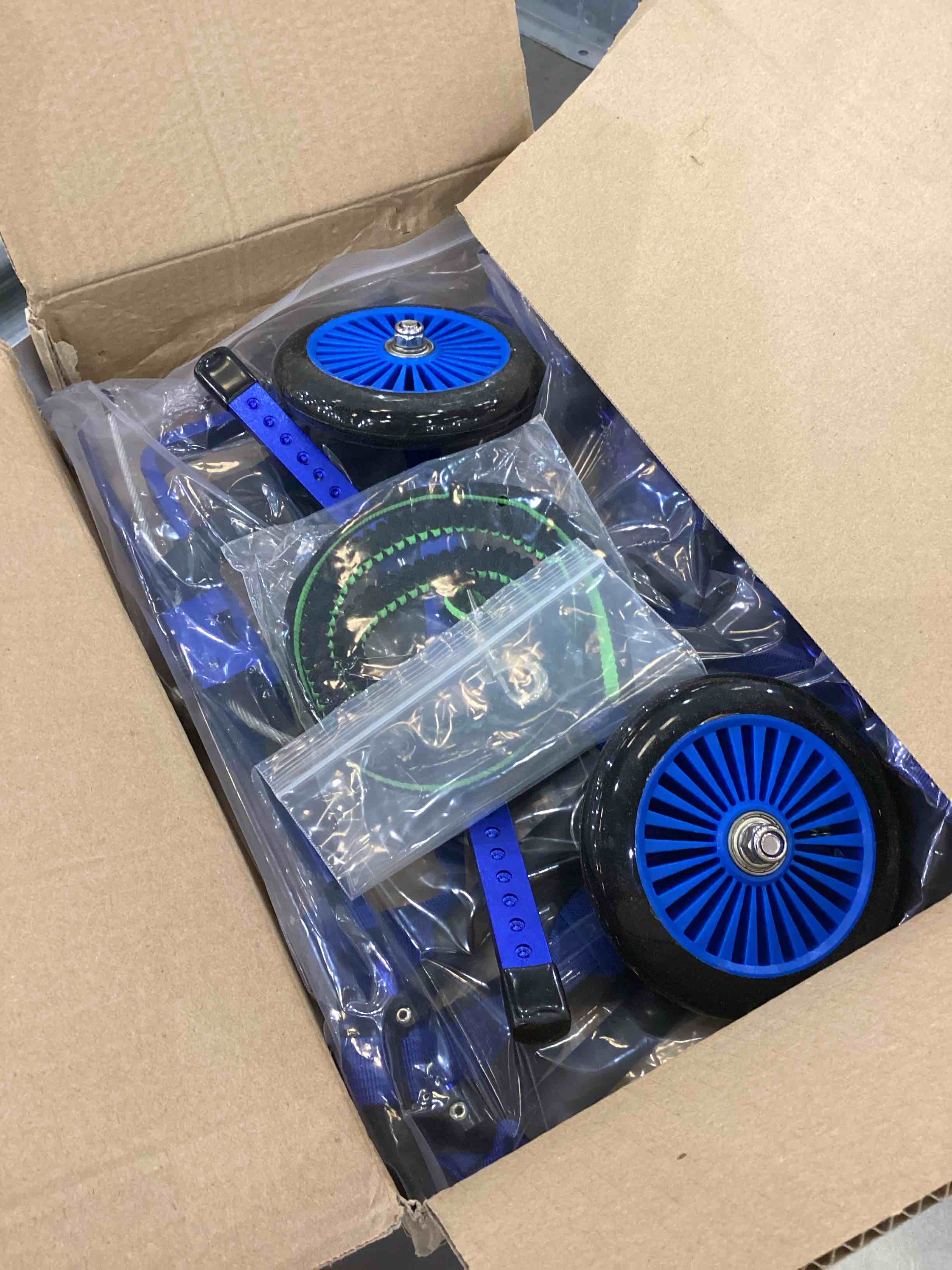 https://s3.amazonaws.com/lotting-images-prod/bidfta/EXS00879835_1698947236464.jpeg