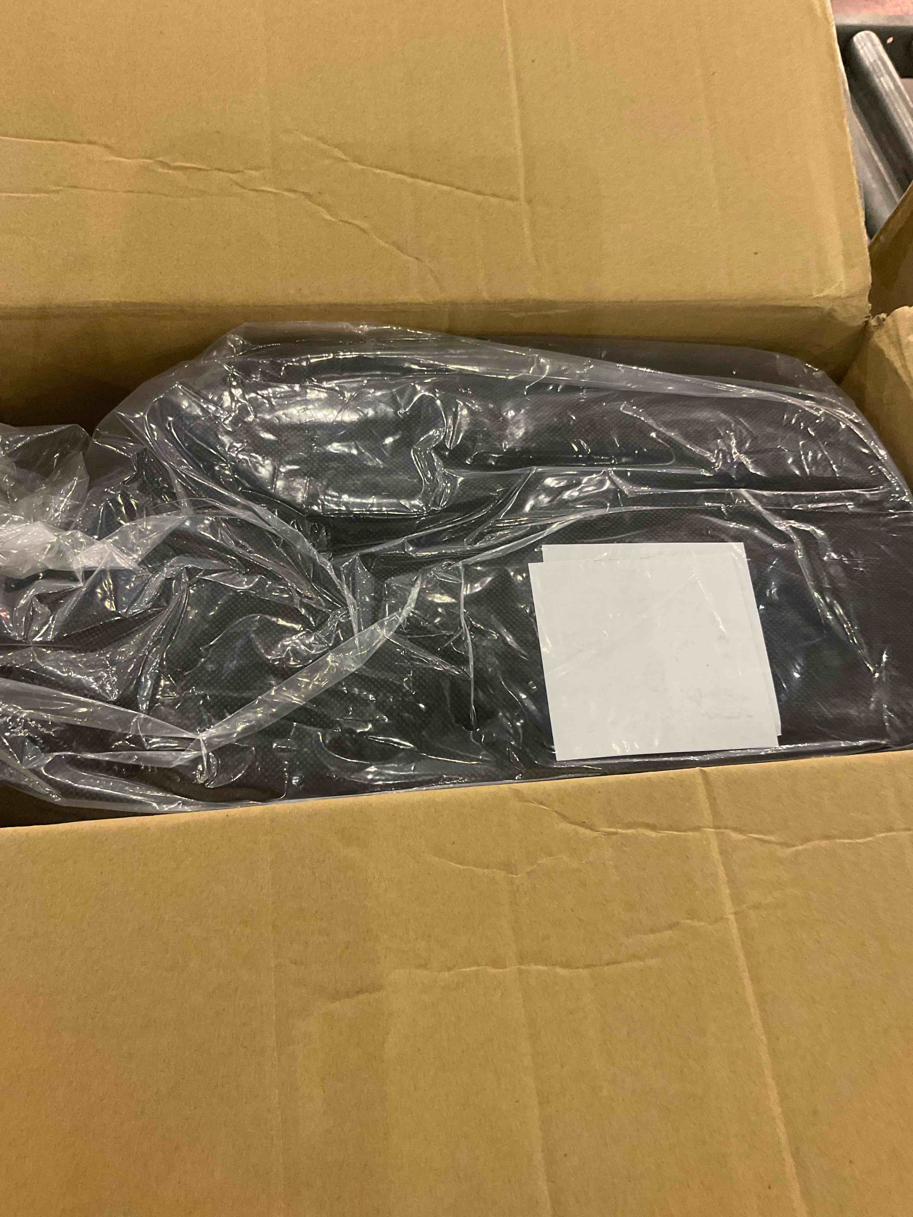 https://s3.amazonaws.com/lotting-images-prod/bidfta/EXS00880100_1700573164576.jpeg