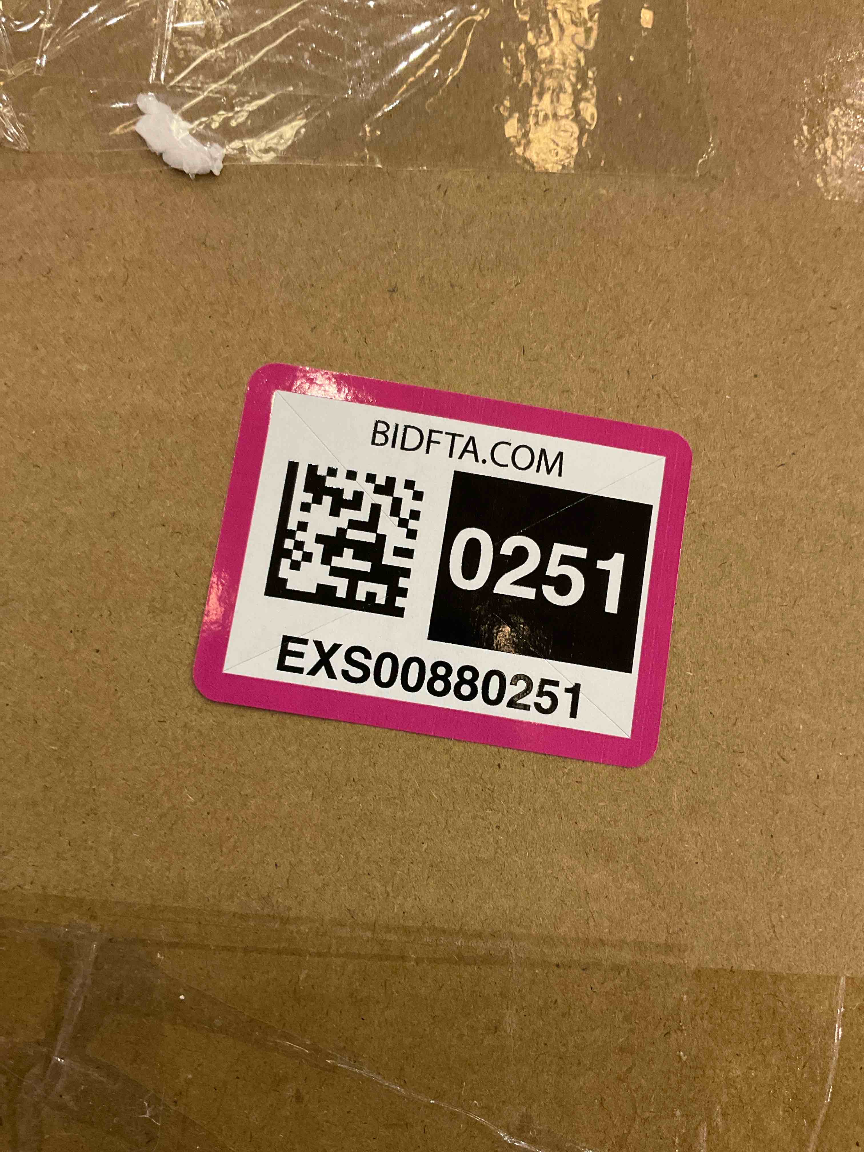 https://s3.amazonaws.com/lotting-images-prod/bidfta/EXS00880251_1701097180652.jpeg