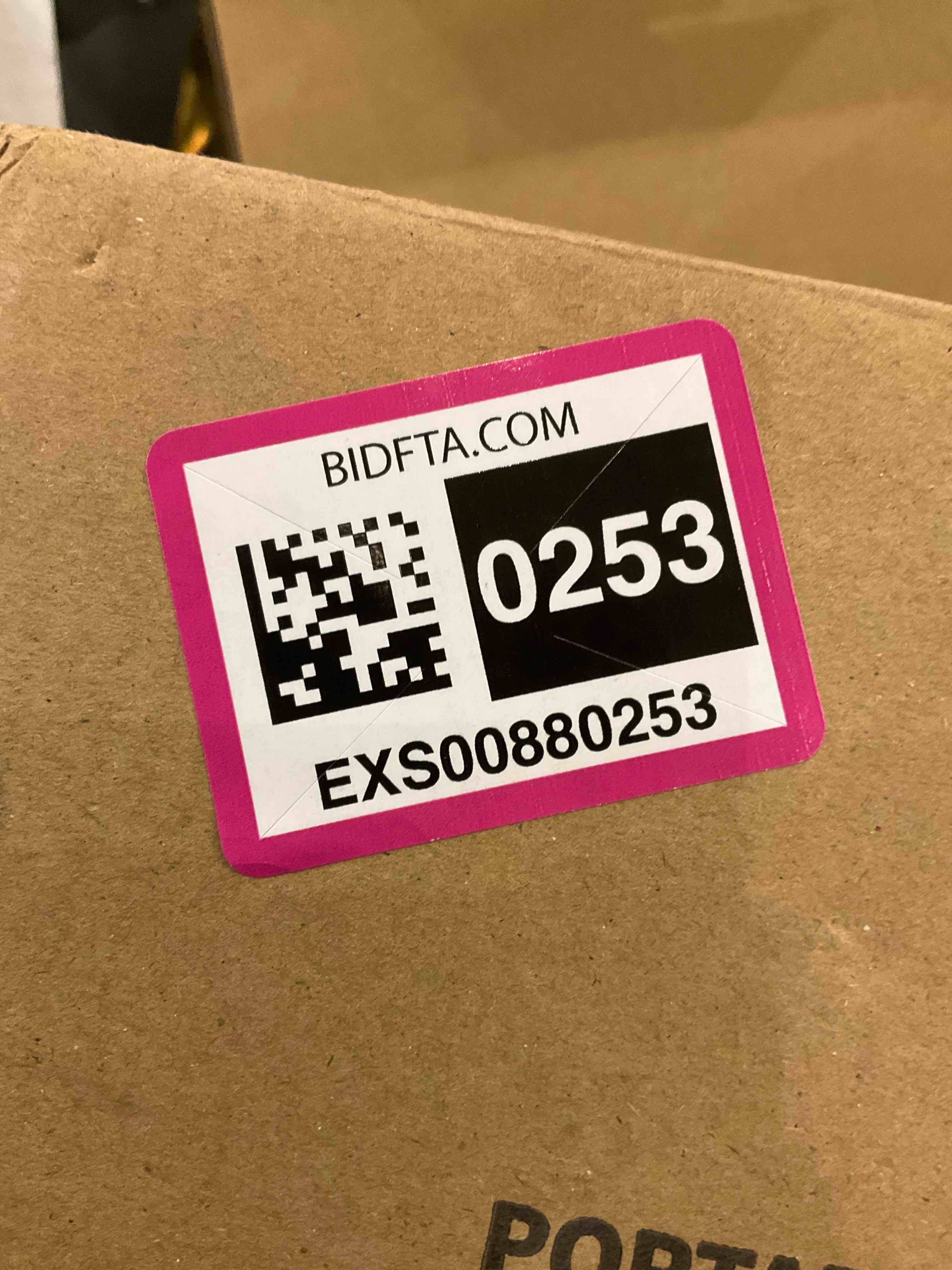 https://s3.amazonaws.com/lotting-images-prod/bidfta/EXS00880253_1701097360467.jpeg