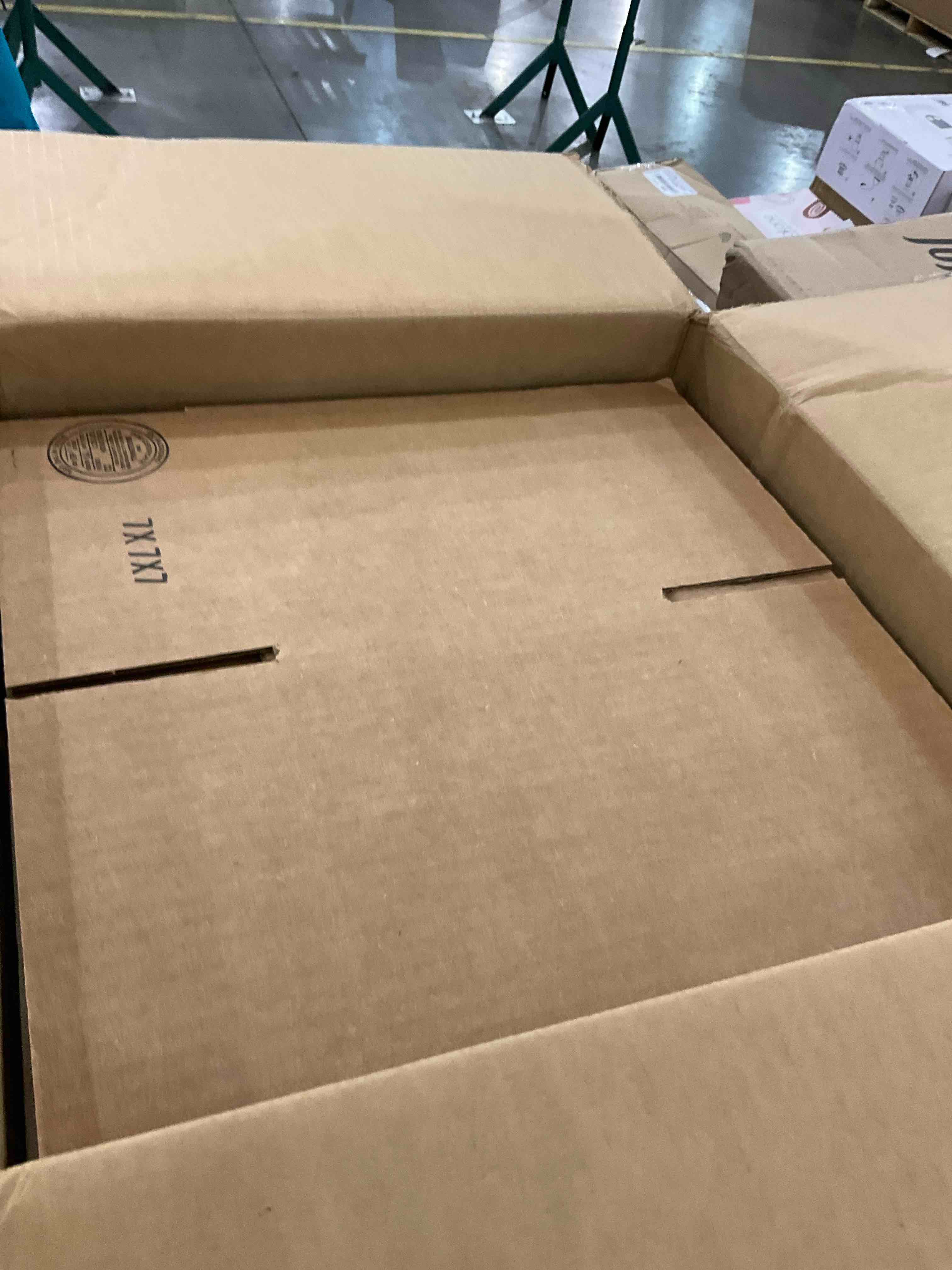 https://s3.amazonaws.com/lotting-images-prod/bidfta/EXS00880277_1701102351542.jpeg