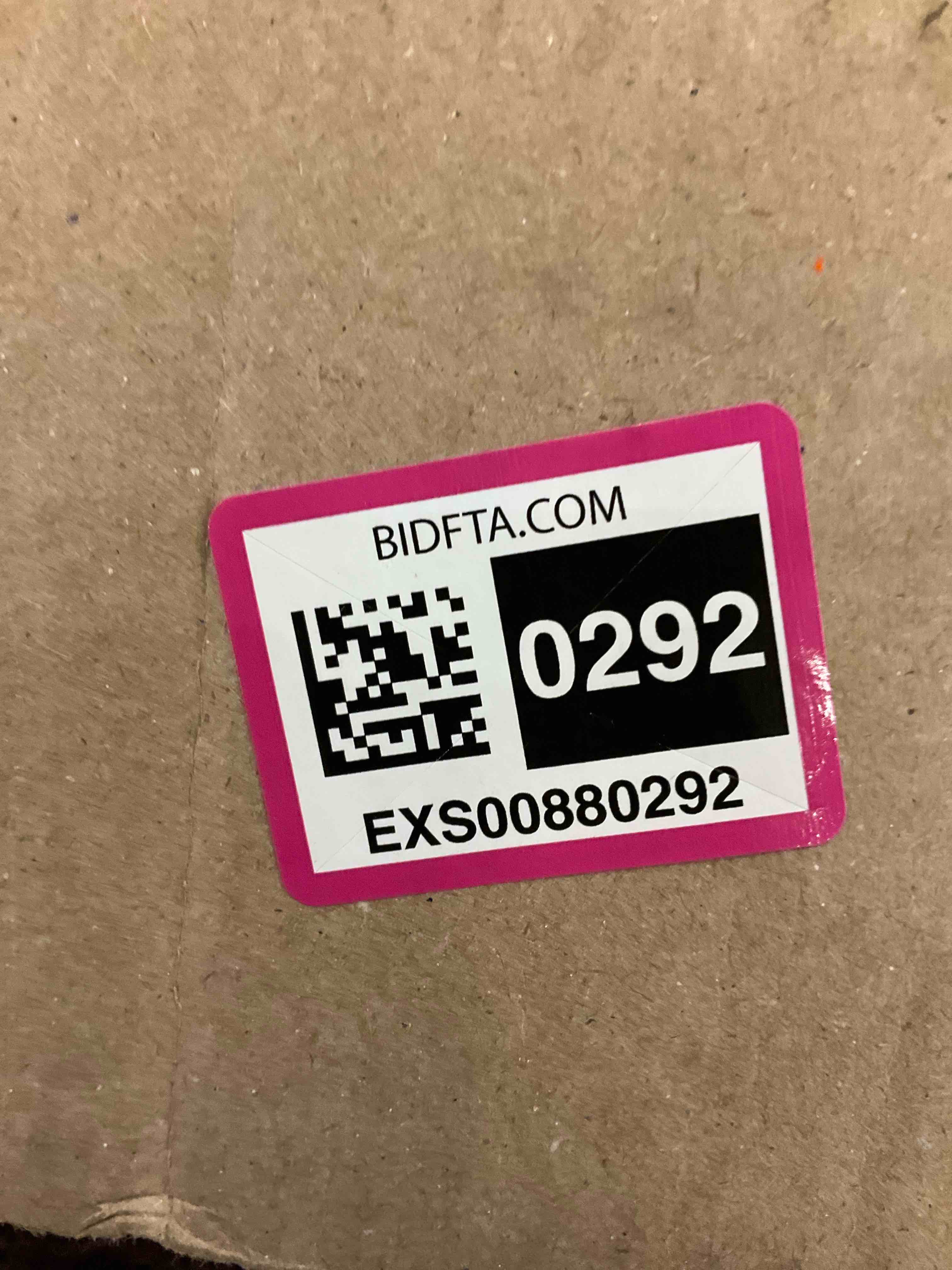 https://s3.amazonaws.com/lotting-images-prod/bidfta/EXS00880292_1701108083913.jpeg