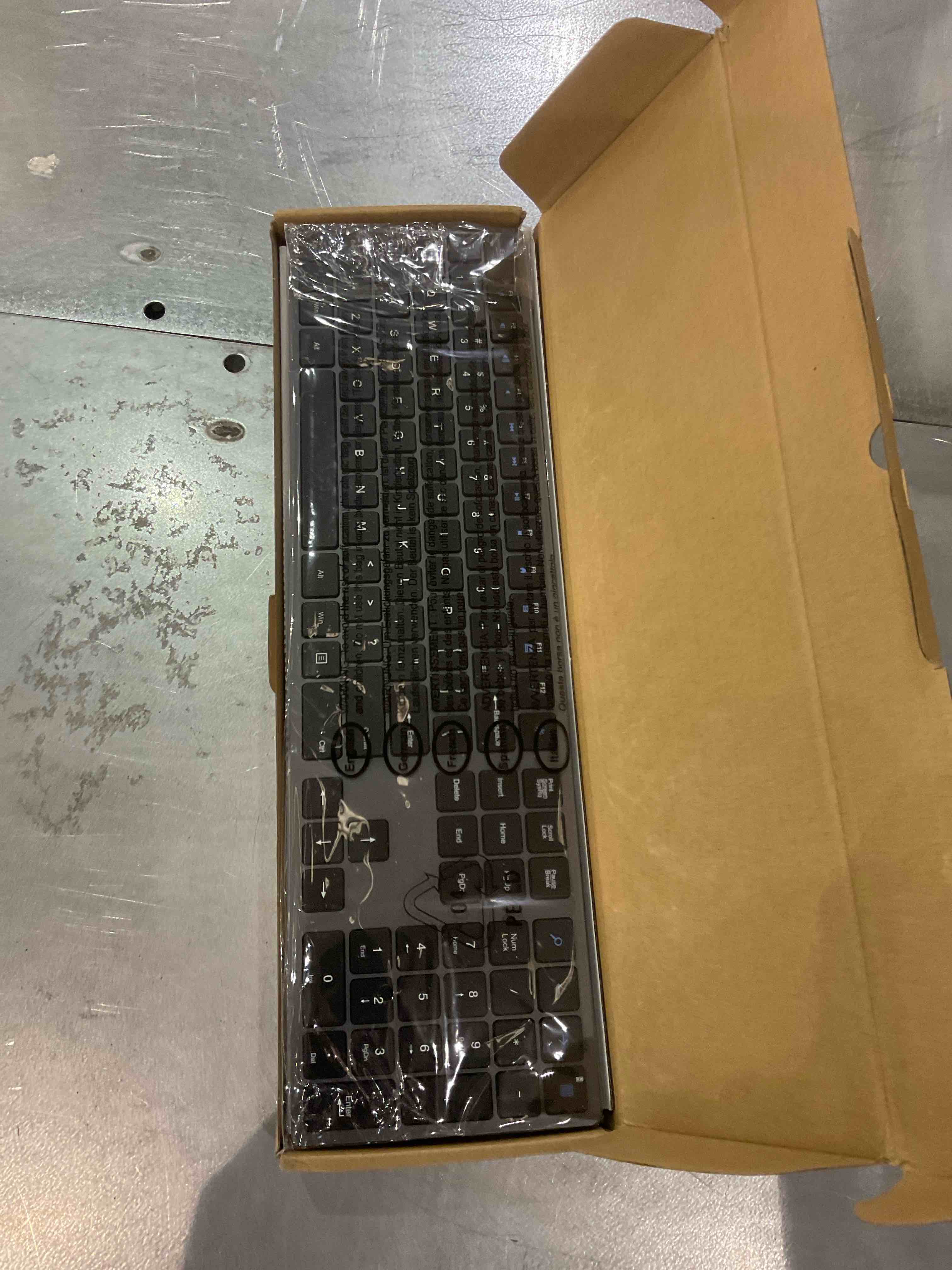 https://s3.amazonaws.com/lotting-images-prod/bidfta/EXS00880641_1700659548563.jpeg
