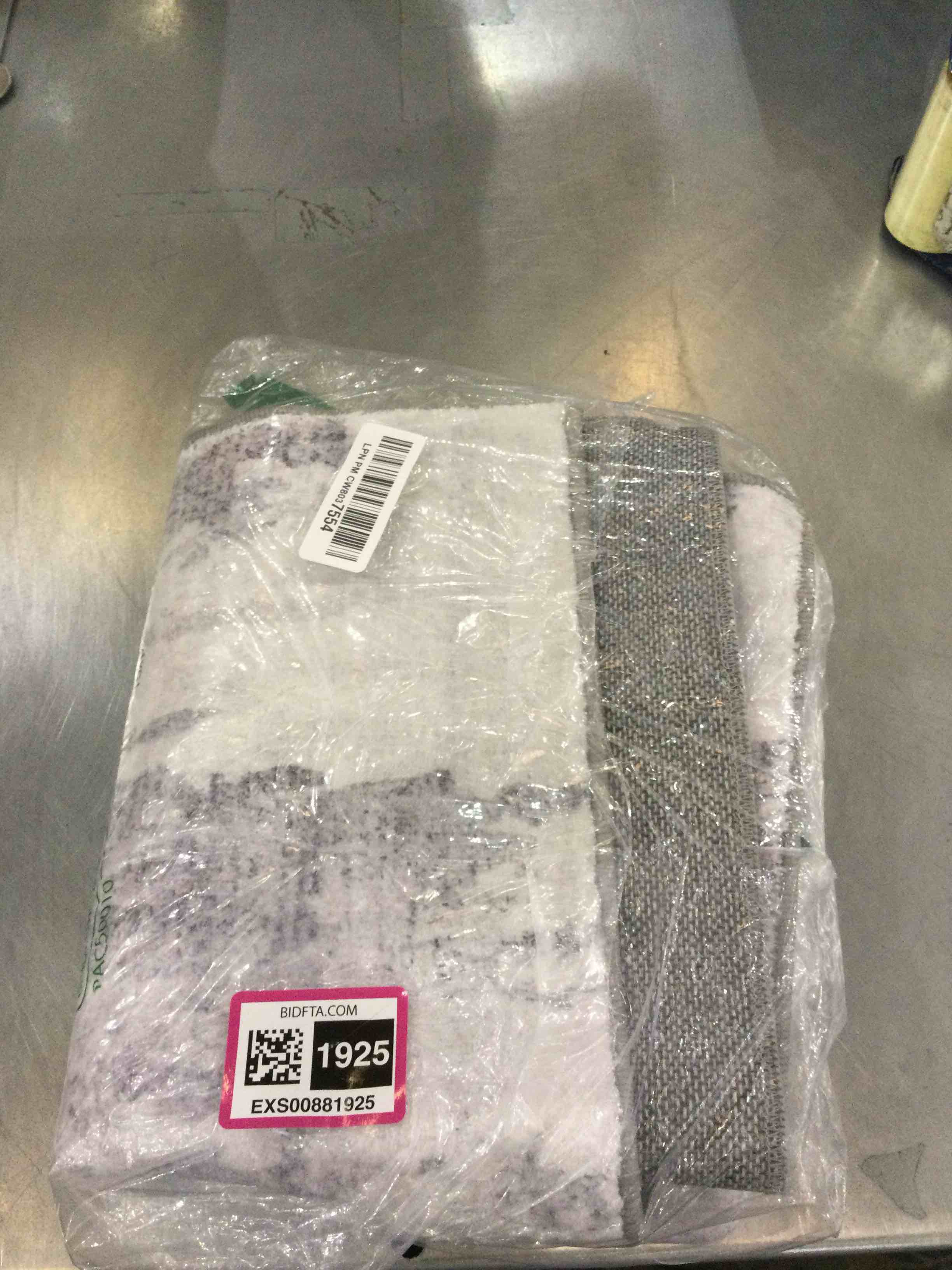 https://s3.amazonaws.com/lotting-images-prod/bidfta/EXS00881925_1701107171314.jpeg