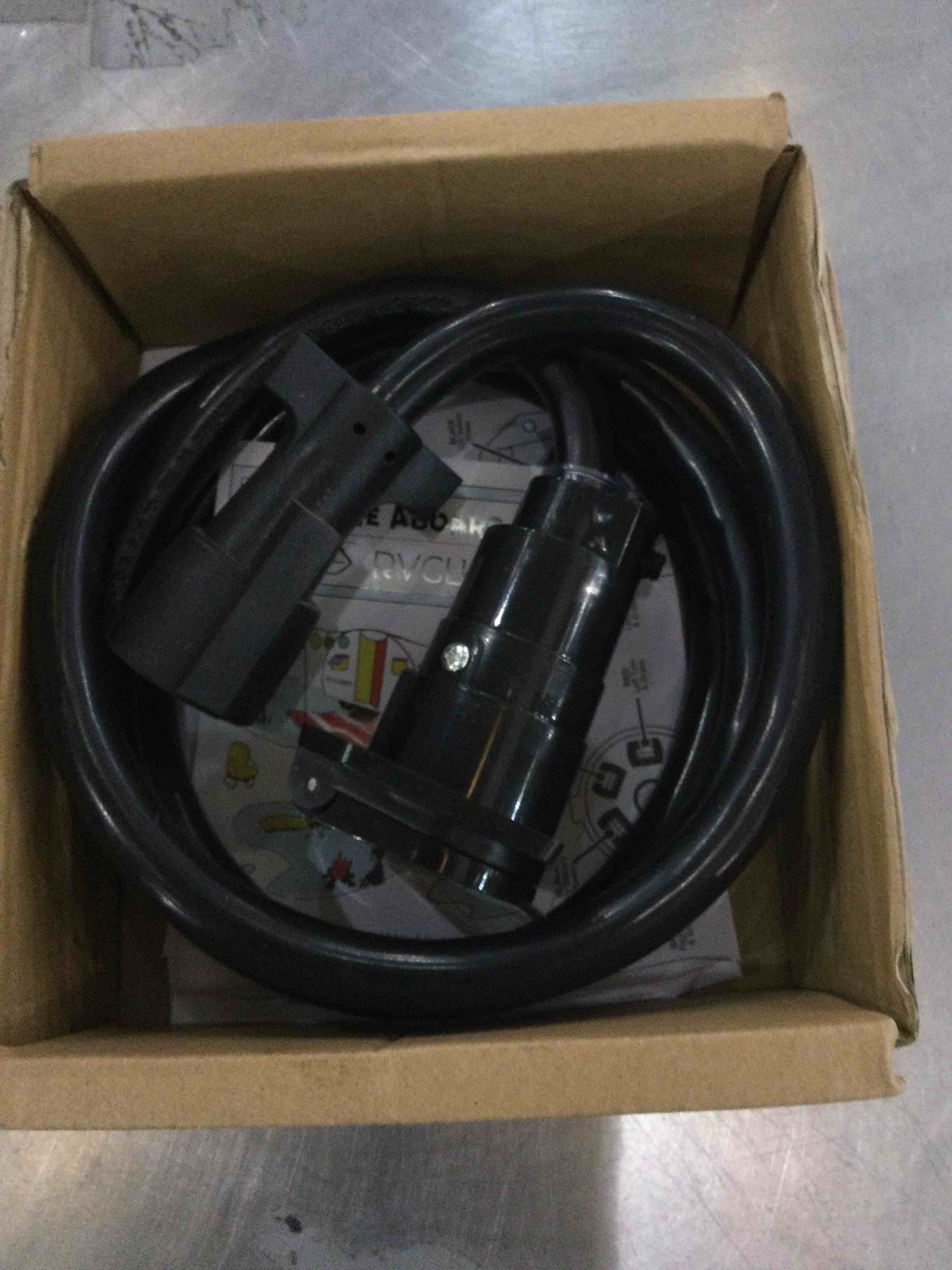 https://s3.amazonaws.com/lotting-images-prod/bidfta/EXS00882107_1701186847612.jpeg
