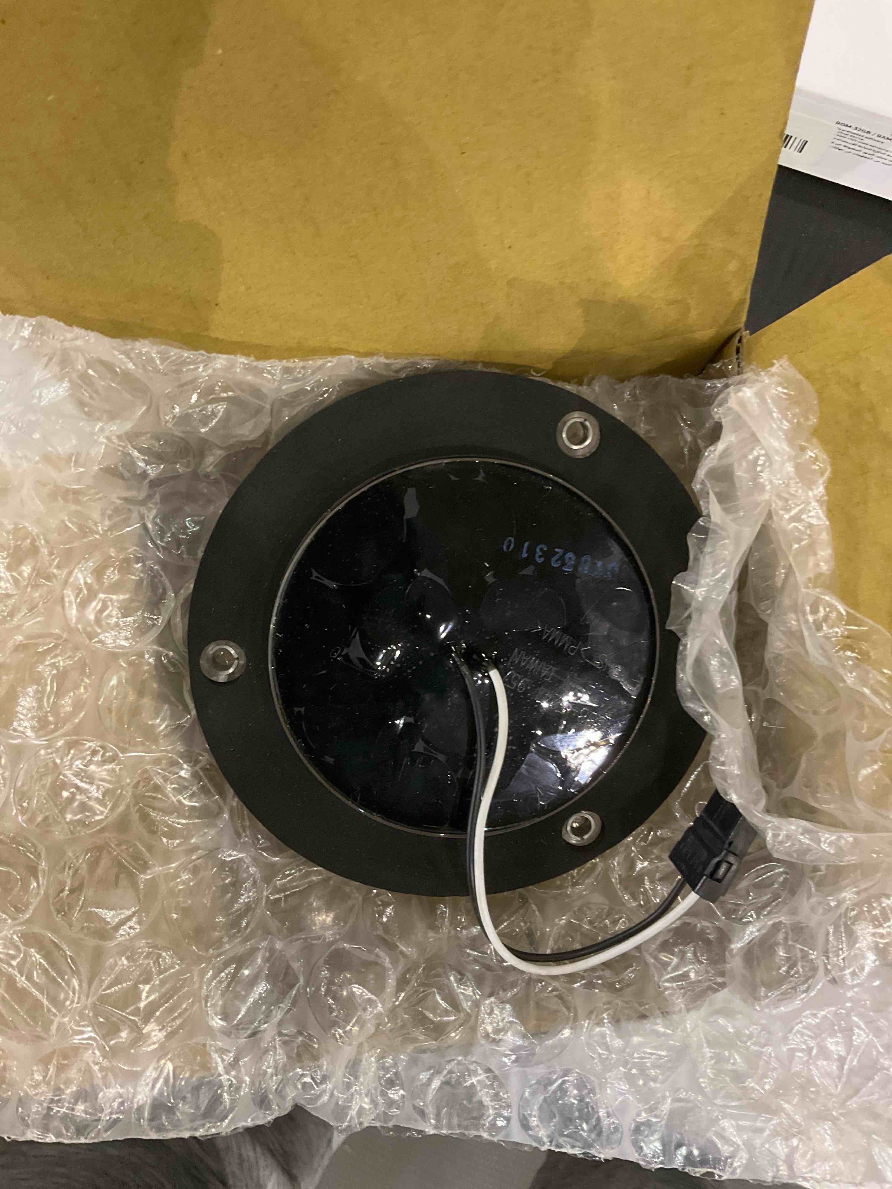 https://s3.amazonaws.com/lotting-images-prod/bidfta/EXS00882268_1702469626999.jpeg