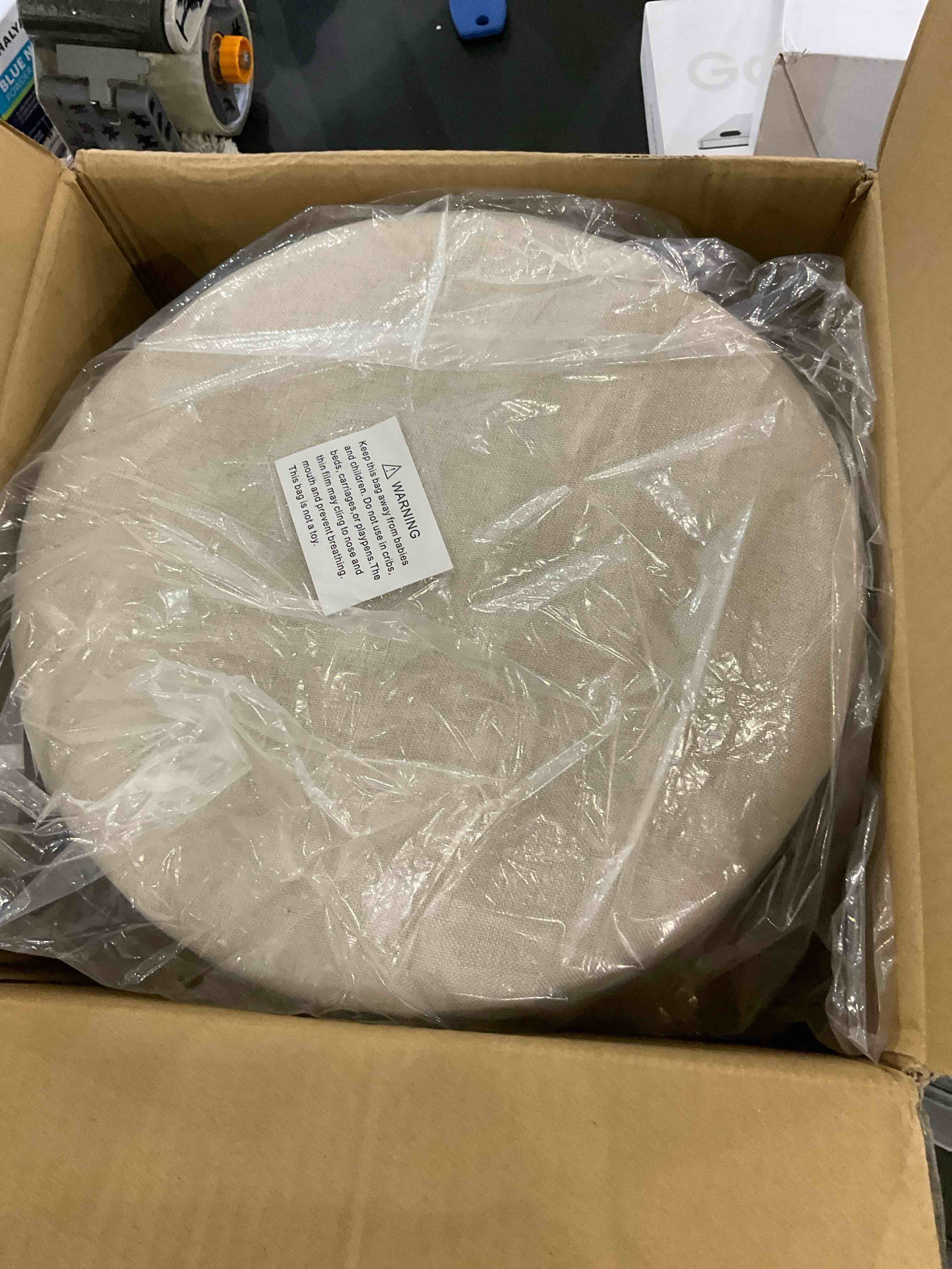 https://s3.amazonaws.com/lotting-images-prod/bidfta/EXS00882273_1702470196759.jpeg