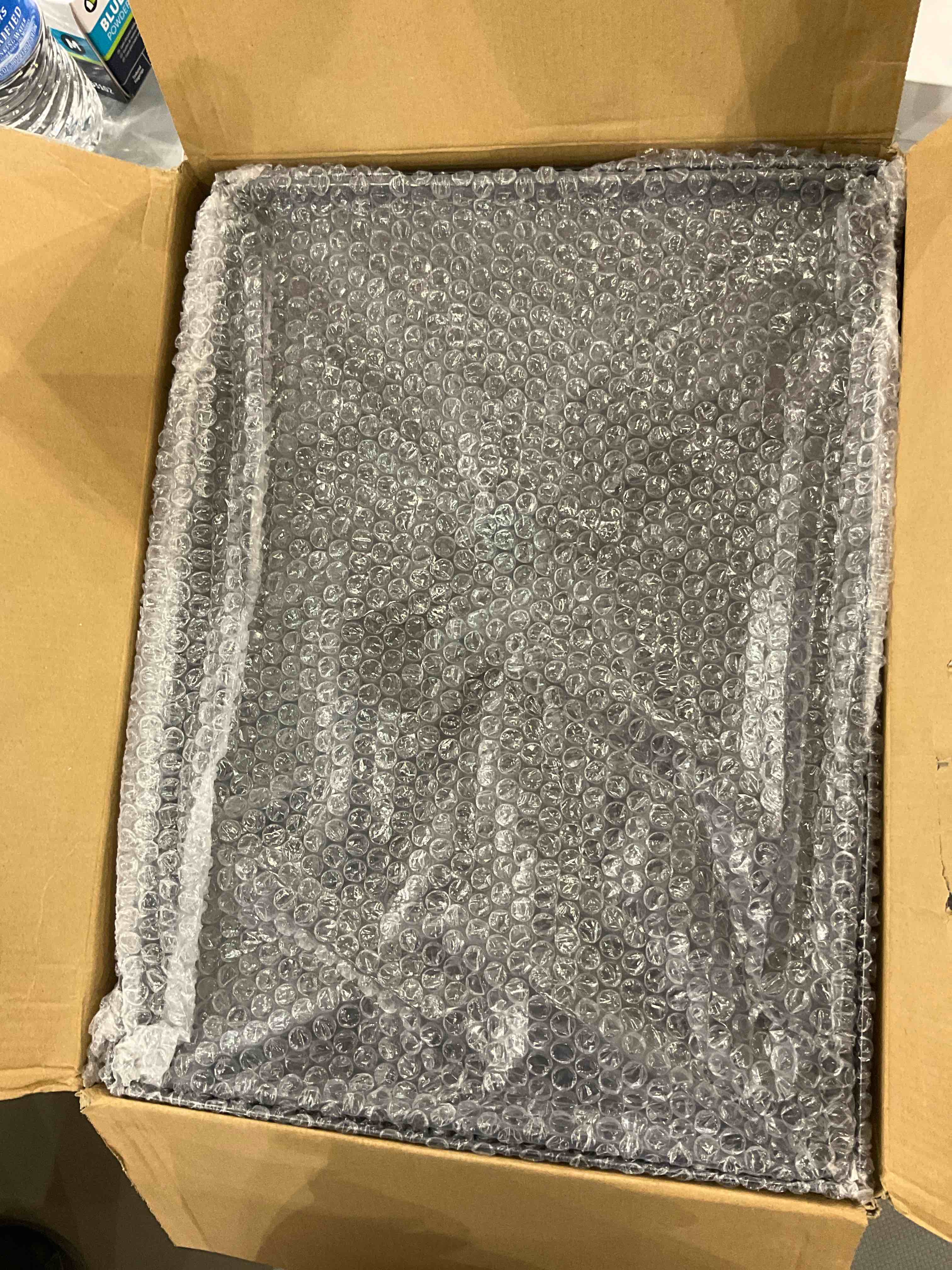 https://s3.amazonaws.com/lotting-images-prod/bidfta/EXS00882307_1702475717442.jpeg