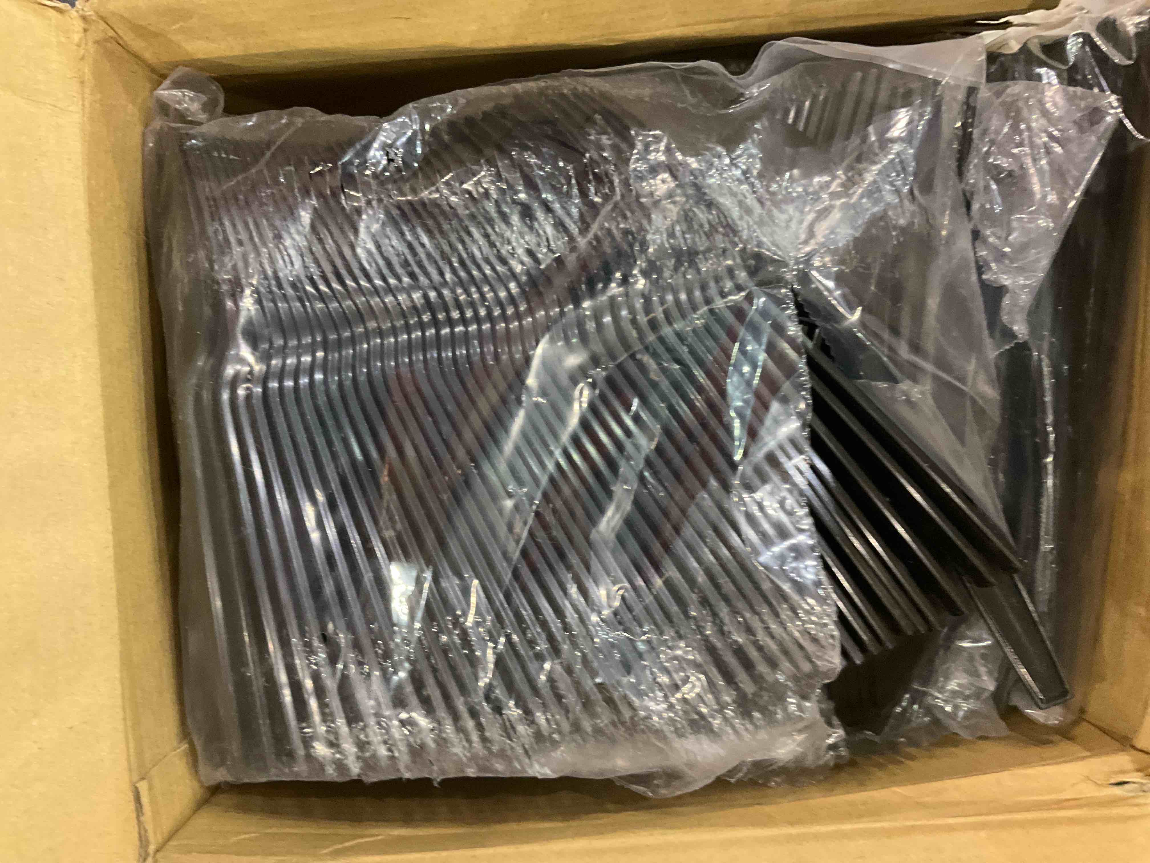 https://s3.amazonaws.com/lotting-images-prod/bidfta/EXS00882825_1702042364196.jpeg