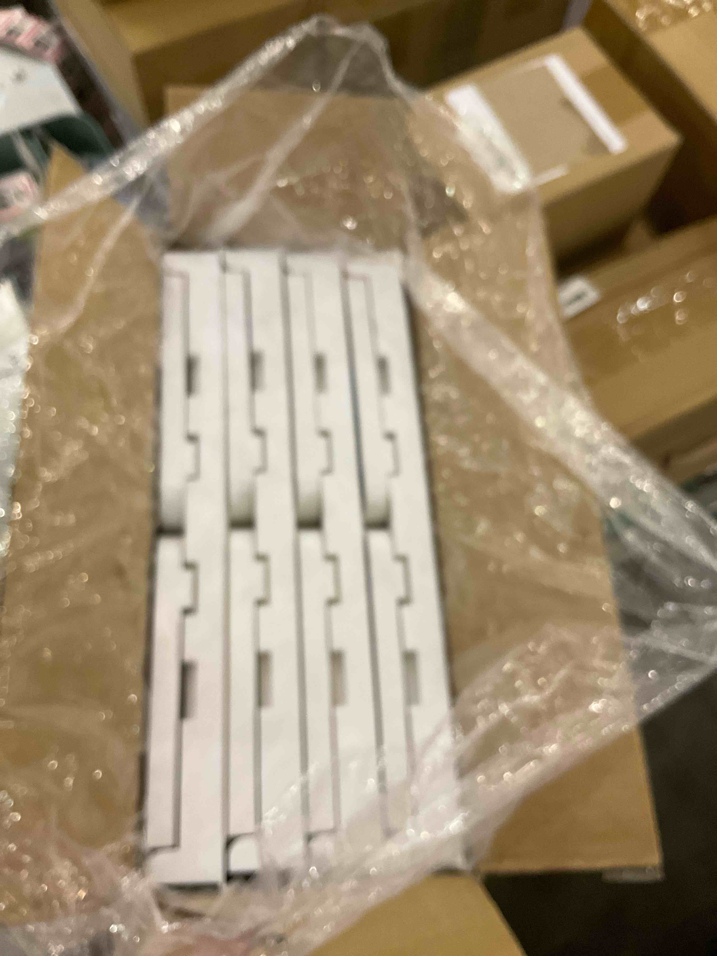 https://s3.amazonaws.com/lotting-images-prod/bidfta/EXS00882849_1702046053841.jpeg