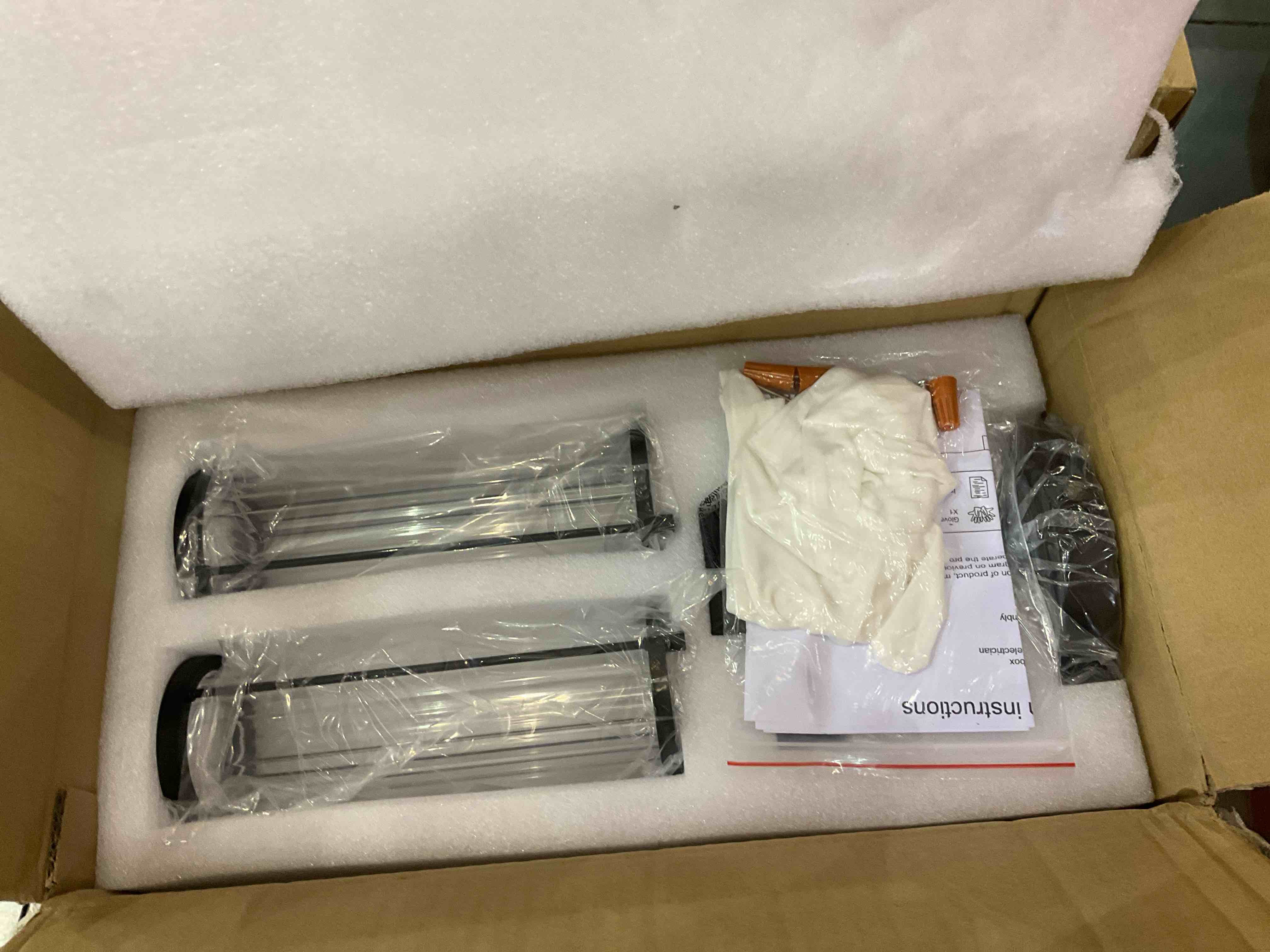 https://s3.amazonaws.com/lotting-images-prod/bidfta/EXS00882853_1702046430250.jpeg