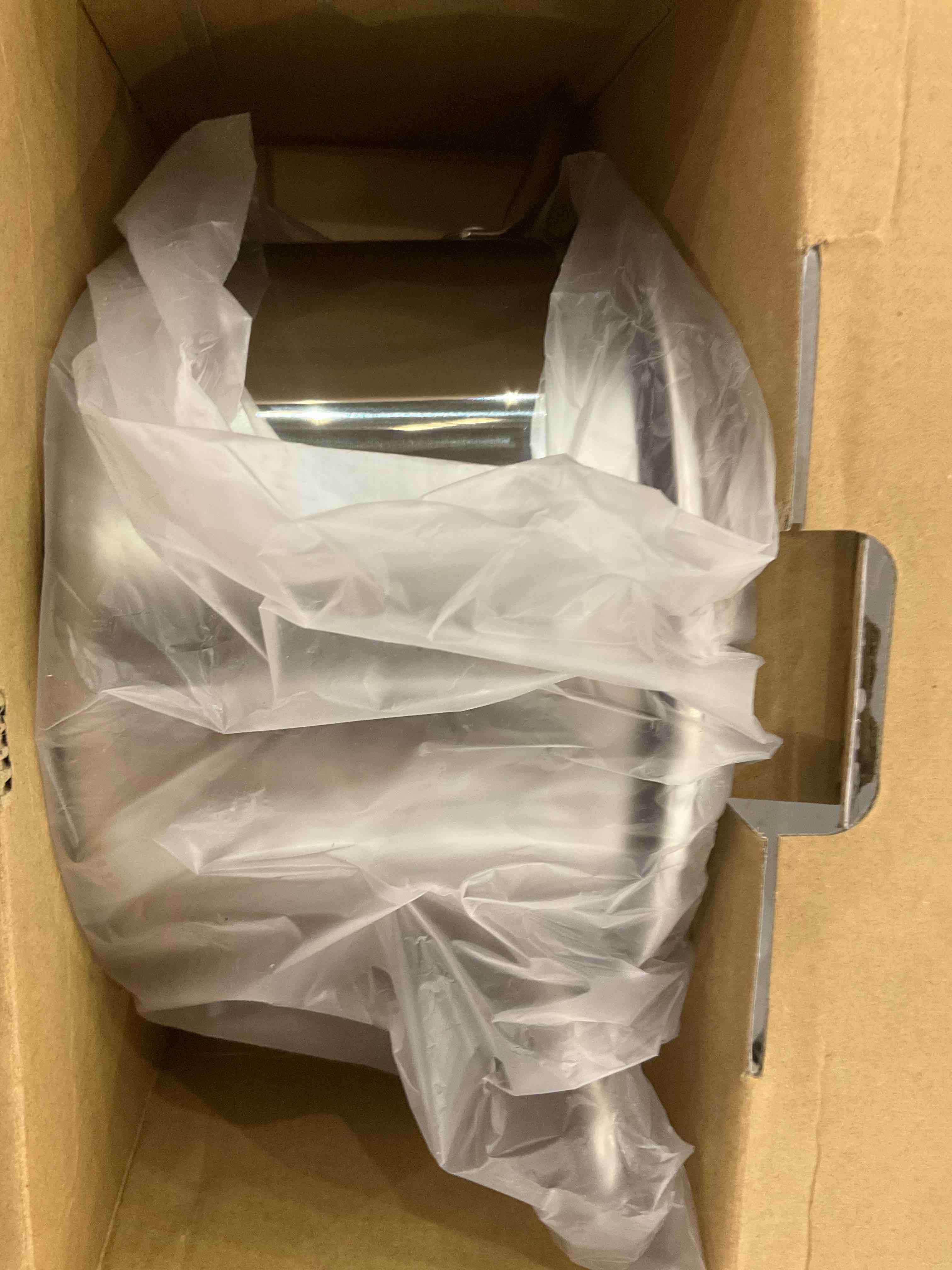 https://s3.amazonaws.com/lotting-images-prod/bidfta/EXS00882878_1702048634573.jpeg