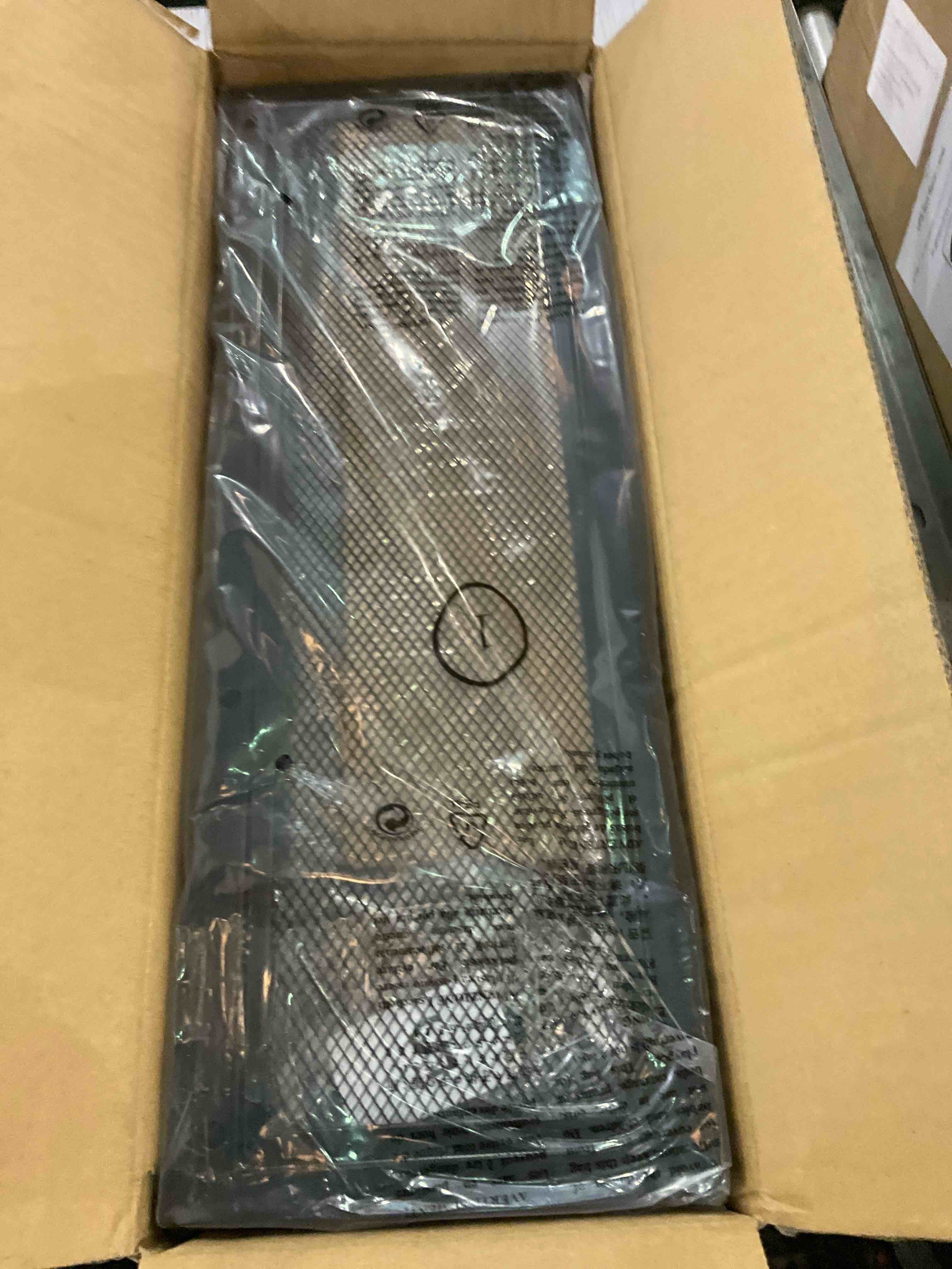 https://s3.amazonaws.com/lotting-images-prod/bidfta/EXS00883211_1704729962691.jpeg