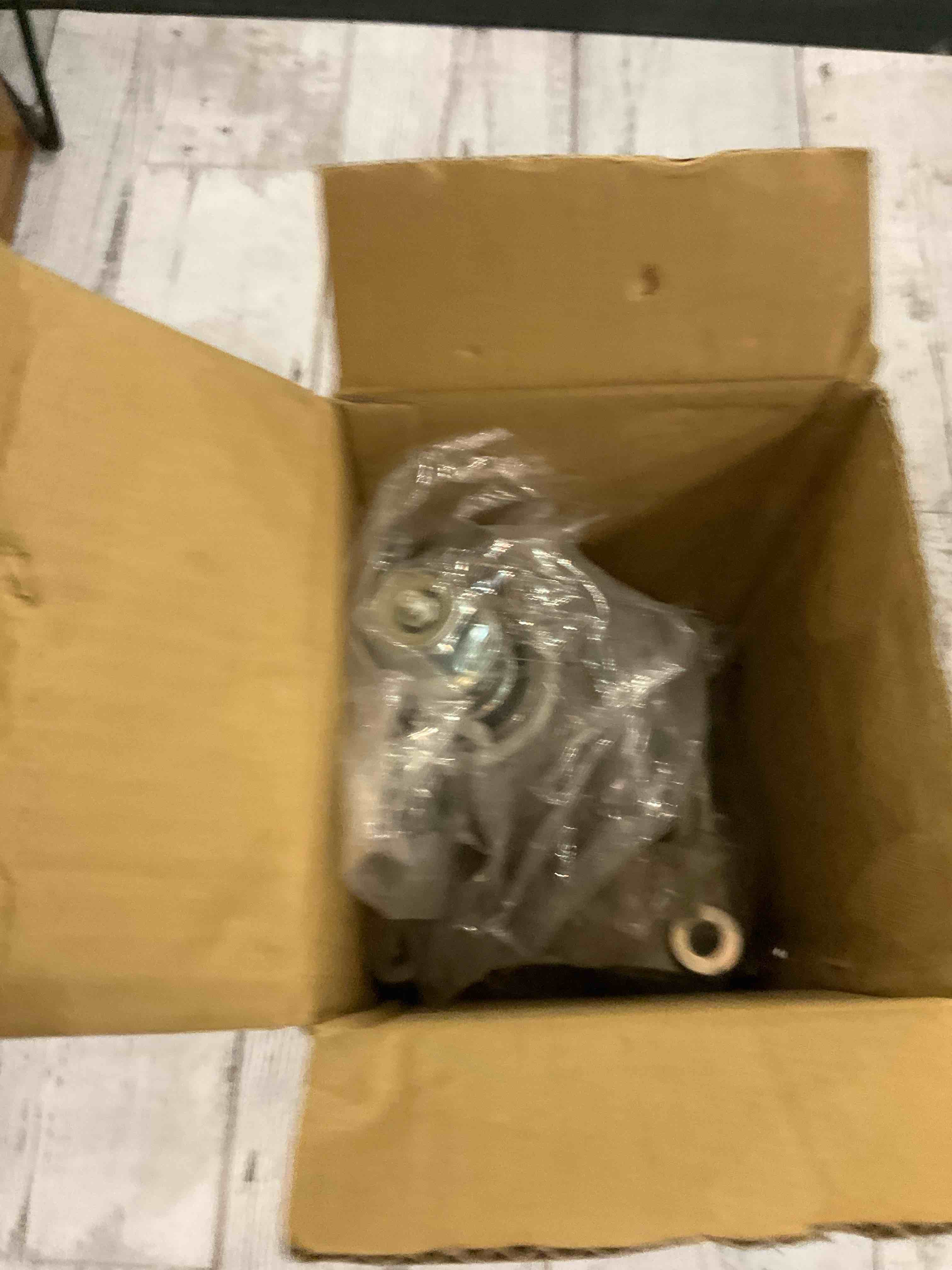 https://s3.amazonaws.com/lotting-images-prod/bidfta/EXS00883235_1704732667176.jpeg