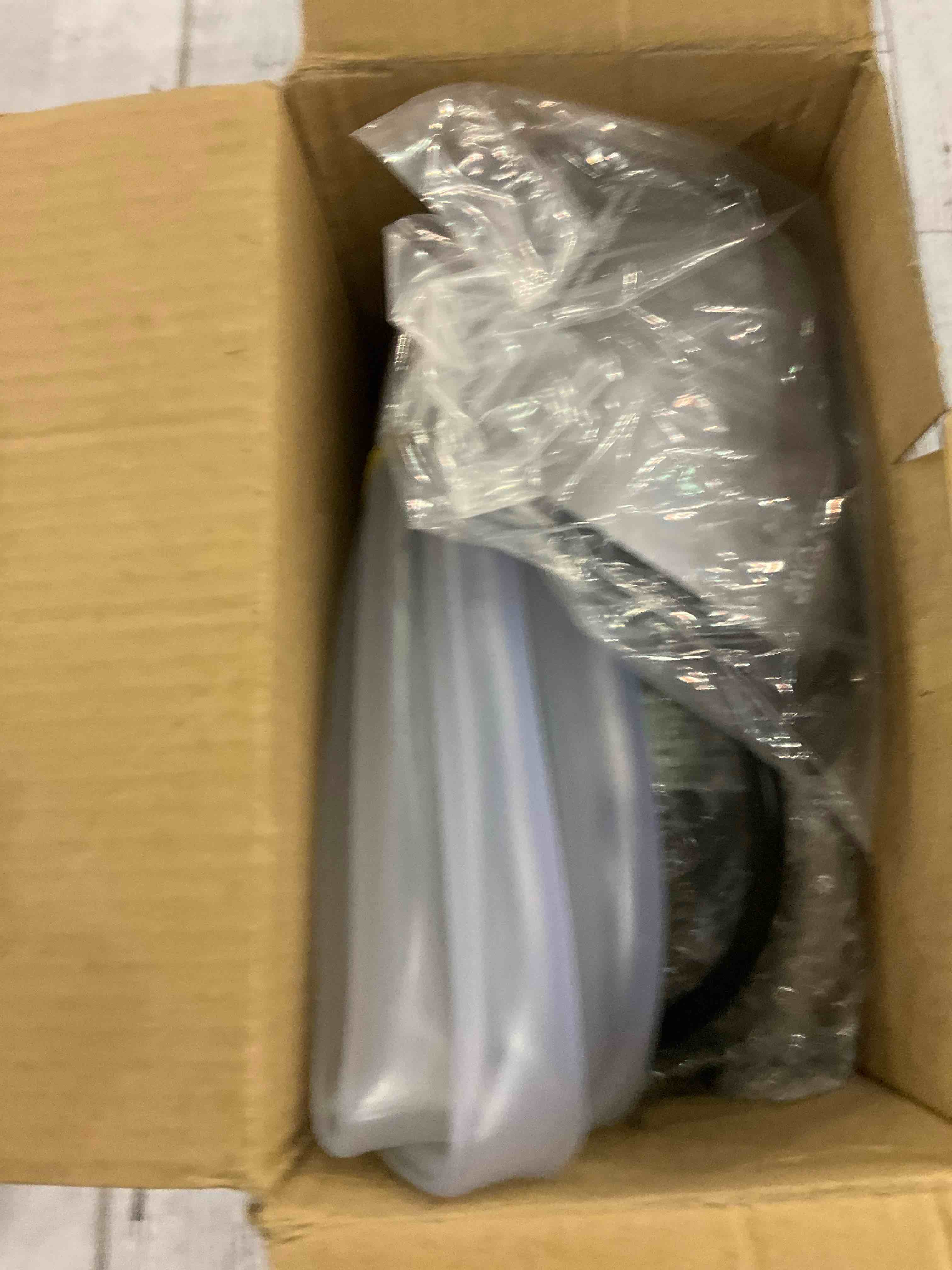 https://s3.amazonaws.com/lotting-images-prod/bidfta/EXS00883300_1704745750746.jpeg