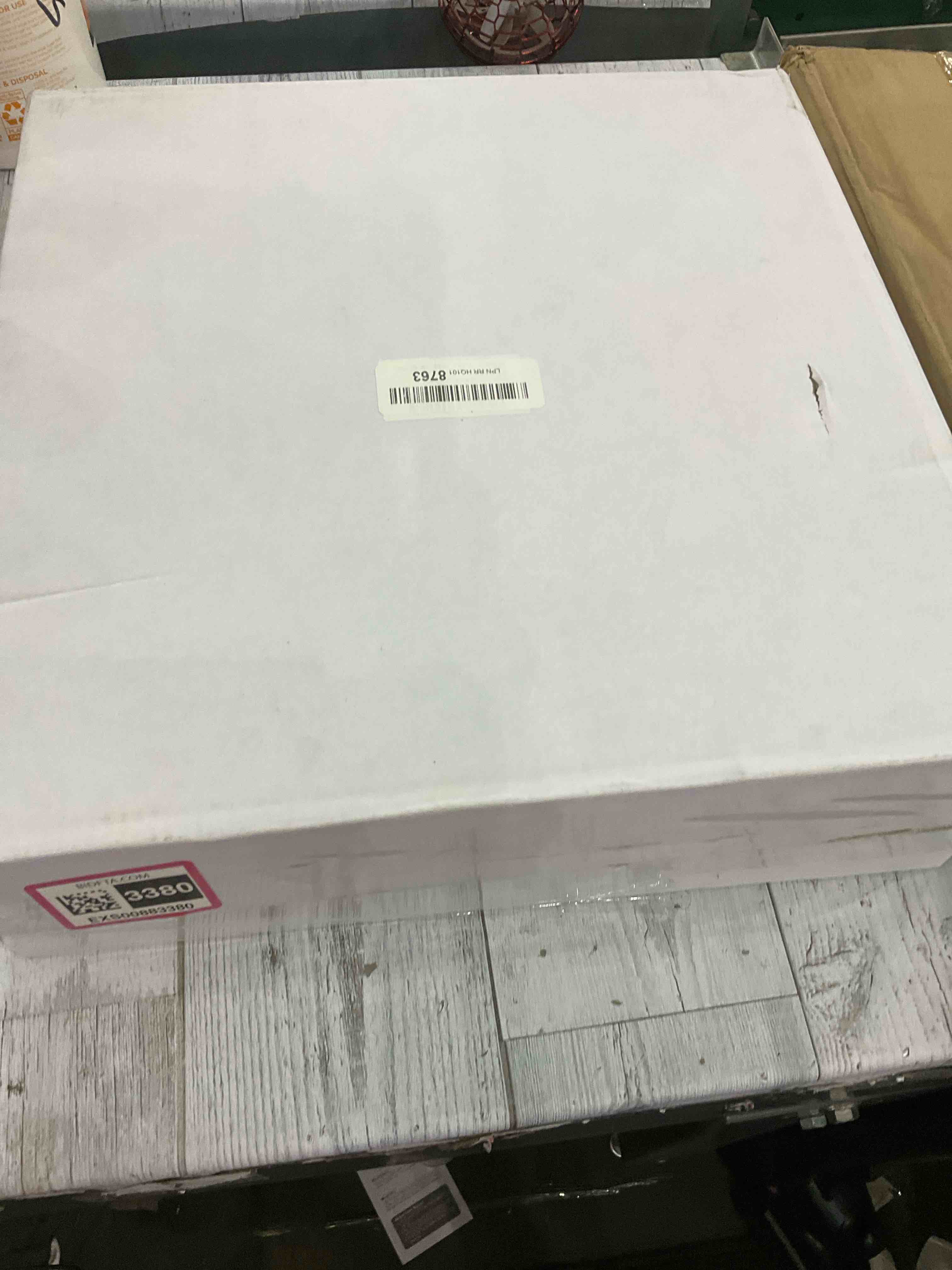 https://s3.amazonaws.com/lotting-images-prod/bidfta/EXS00883380_1704813375289.jpeg