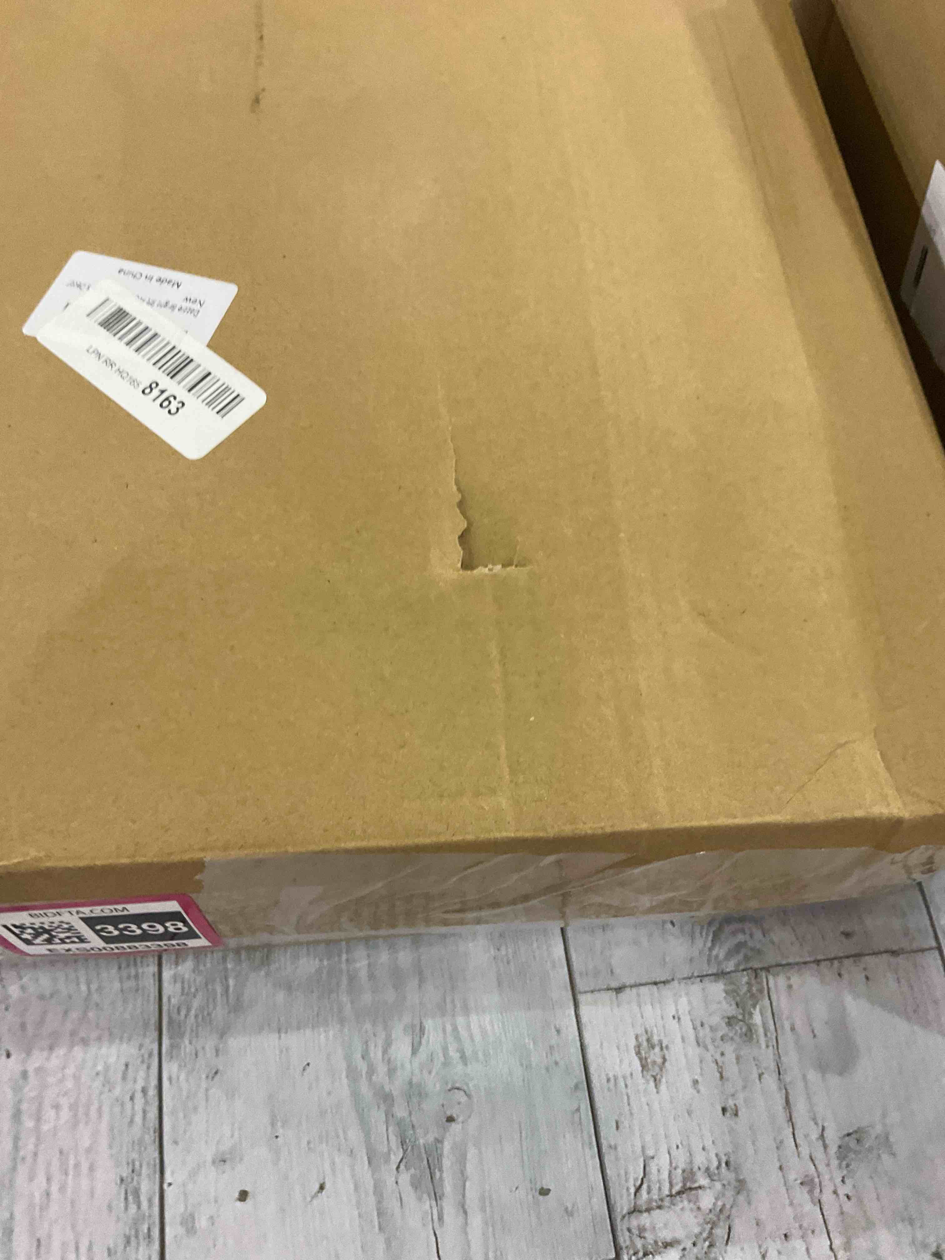 https://s3.amazonaws.com/lotting-images-prod/bidfta/EXS00883398_1704815630202.jpeg