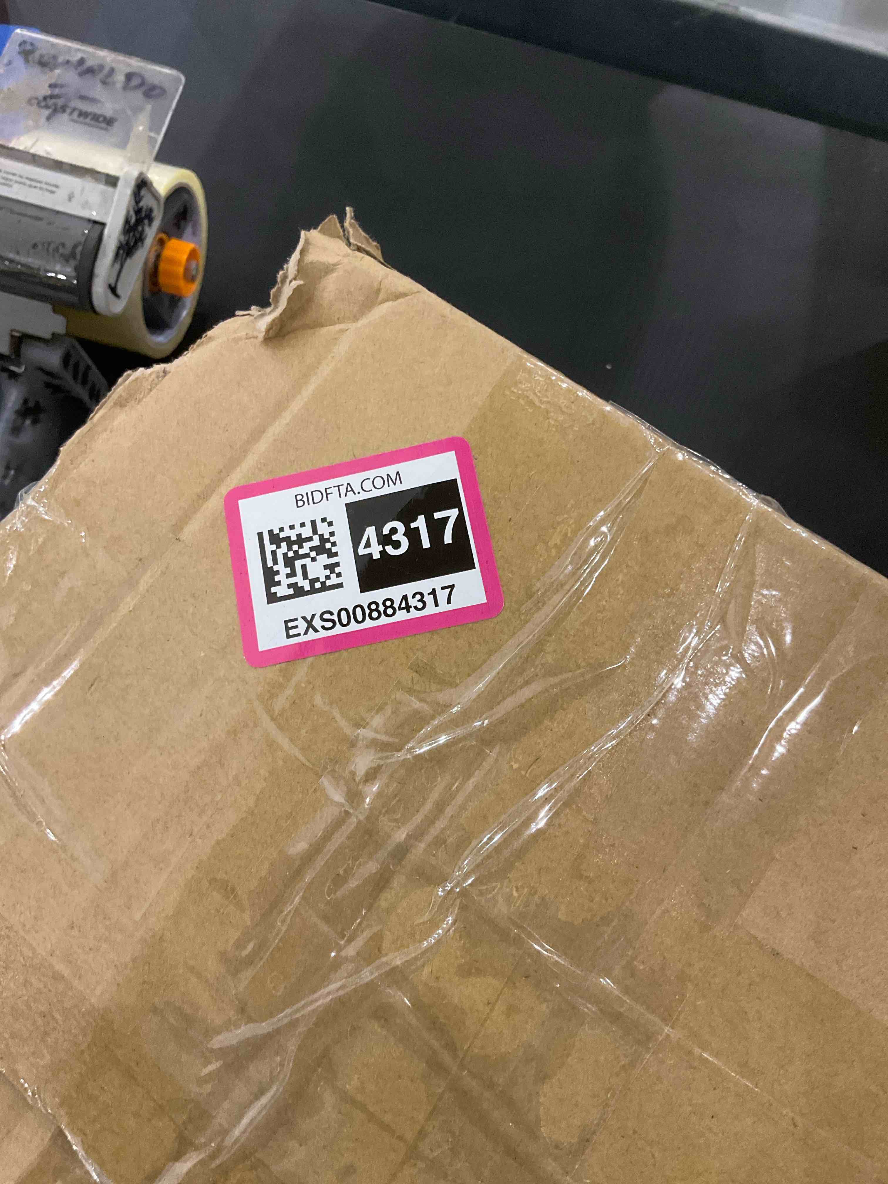 https://s3.amazonaws.com/lotting-images-prod/bidfta/EXS00884317_1702560988509.jpeg
