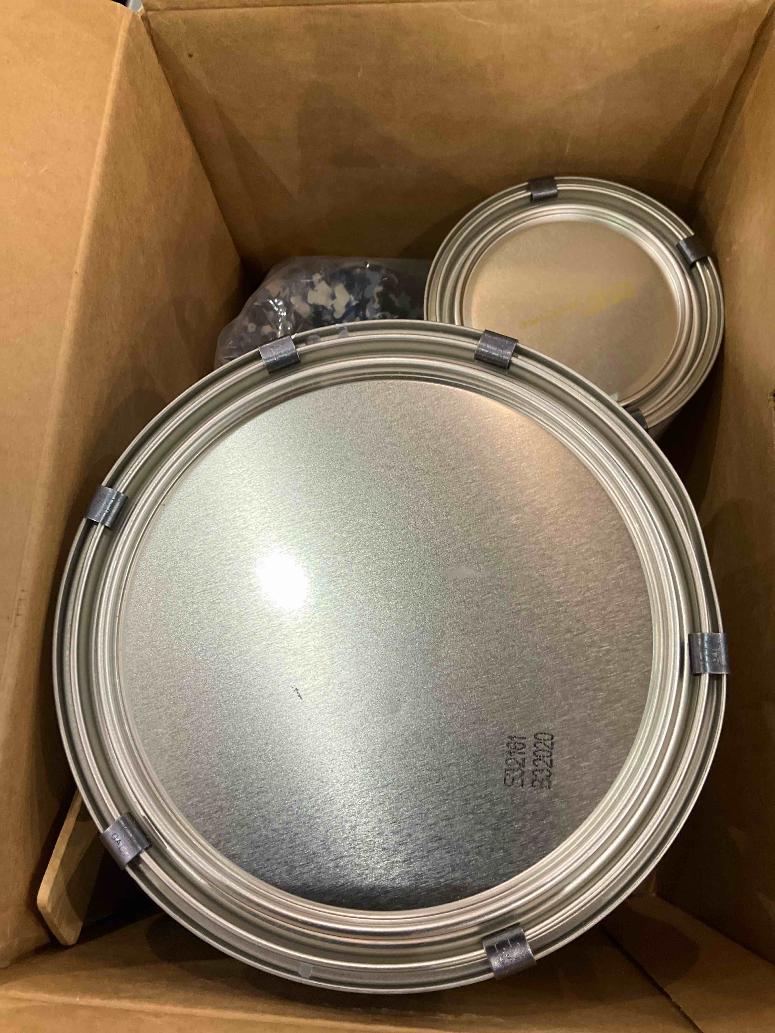https://s3.amazonaws.com/lotting-images-prod/bidfta/EXS00884679_1701790466554.jpeg