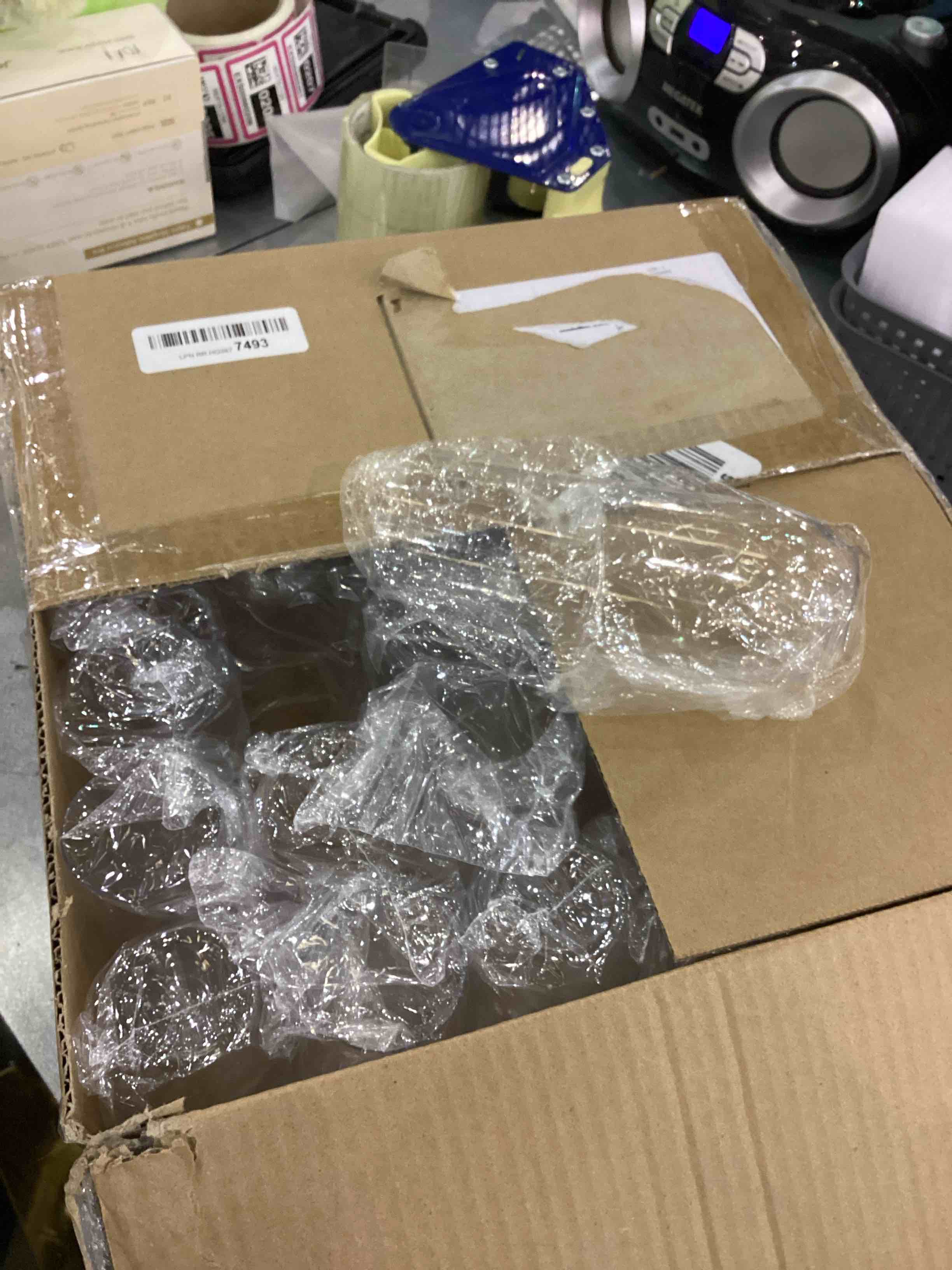 https://s3.amazonaws.com/lotting-images-prod/bidfta/EXS00885130_1700669025301.jpeg