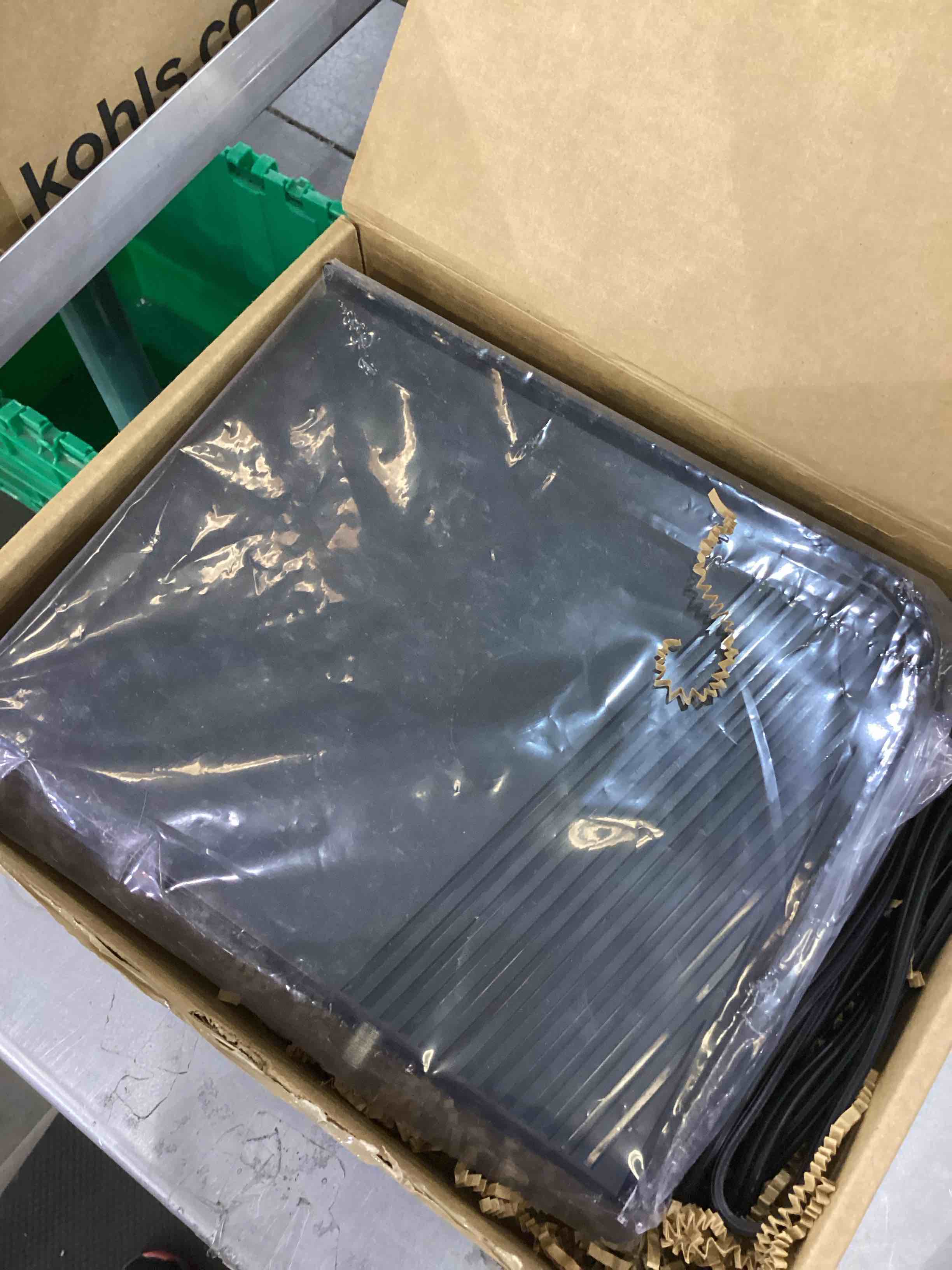 https://s3.amazonaws.com/lotting-images-prod/bidfta/EXS00885134_1700669561587.jpeg