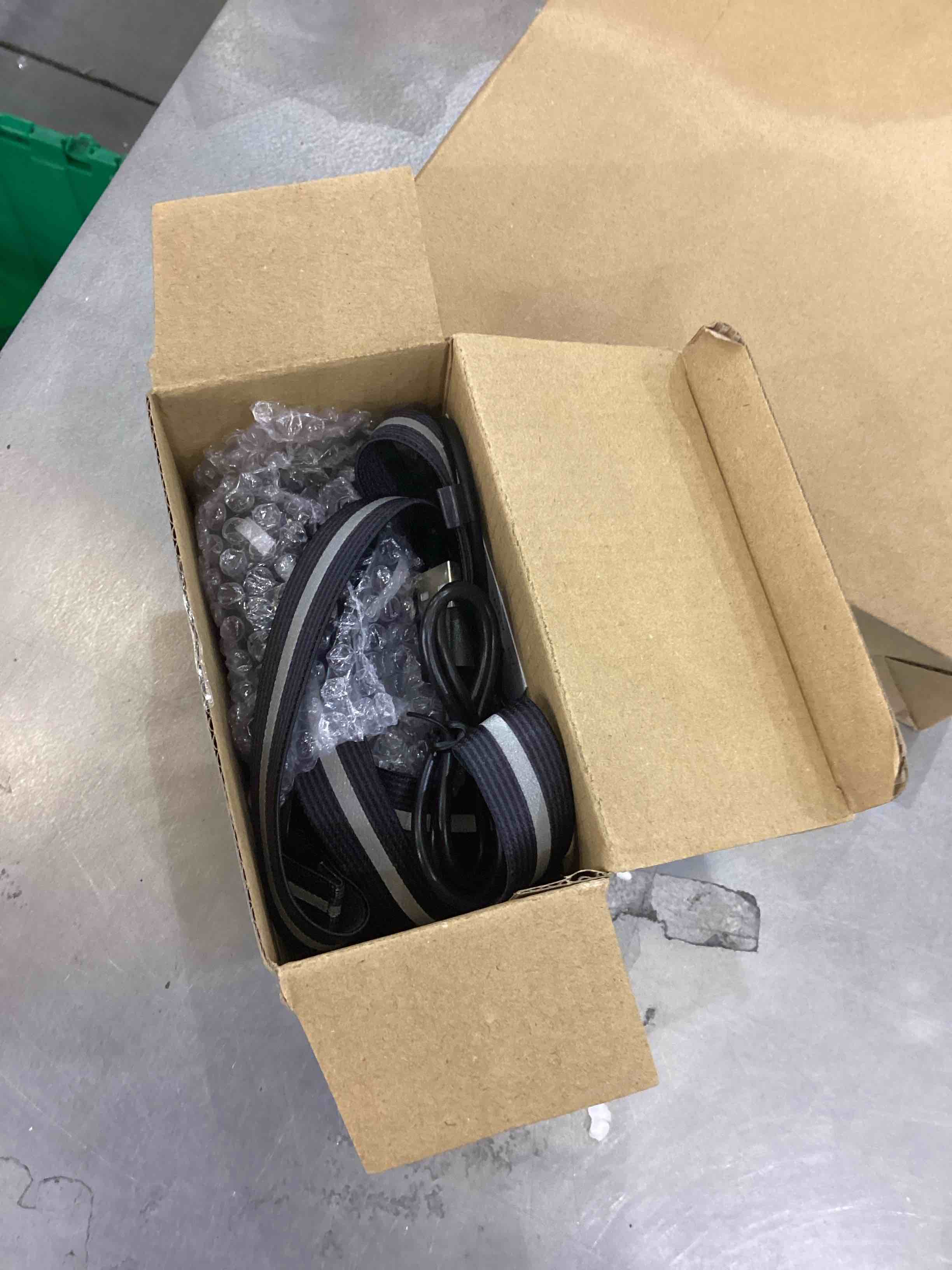 https://s3.amazonaws.com/lotting-images-prod/bidfta/EXS00885137_1700670030505.jpeg