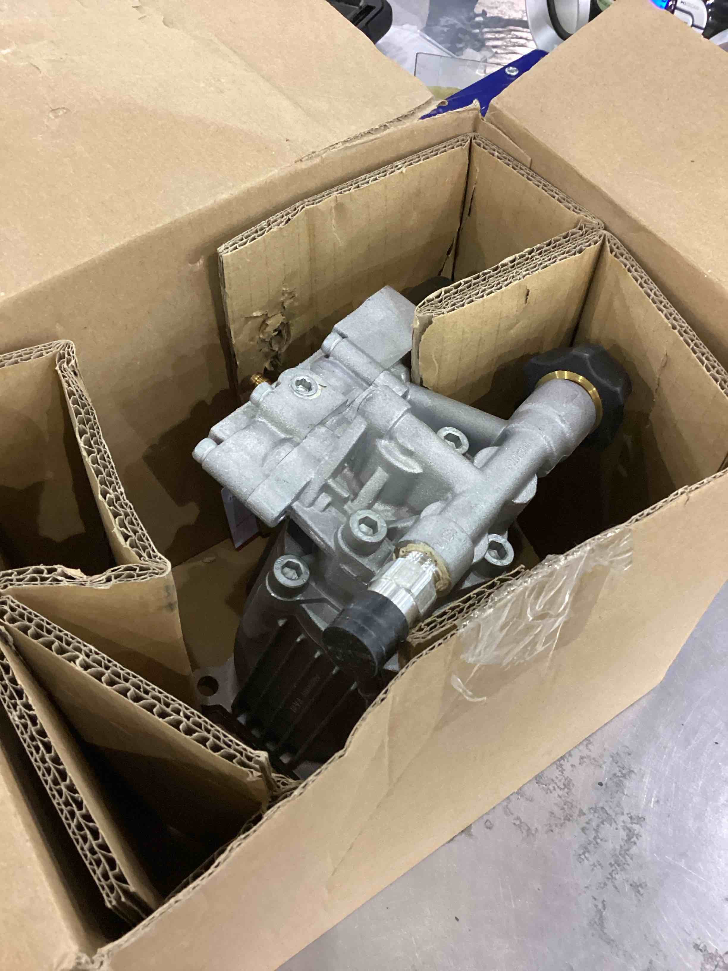 https://s3.amazonaws.com/lotting-images-prod/bidfta/EXS00885167_1700676828052.jpeg