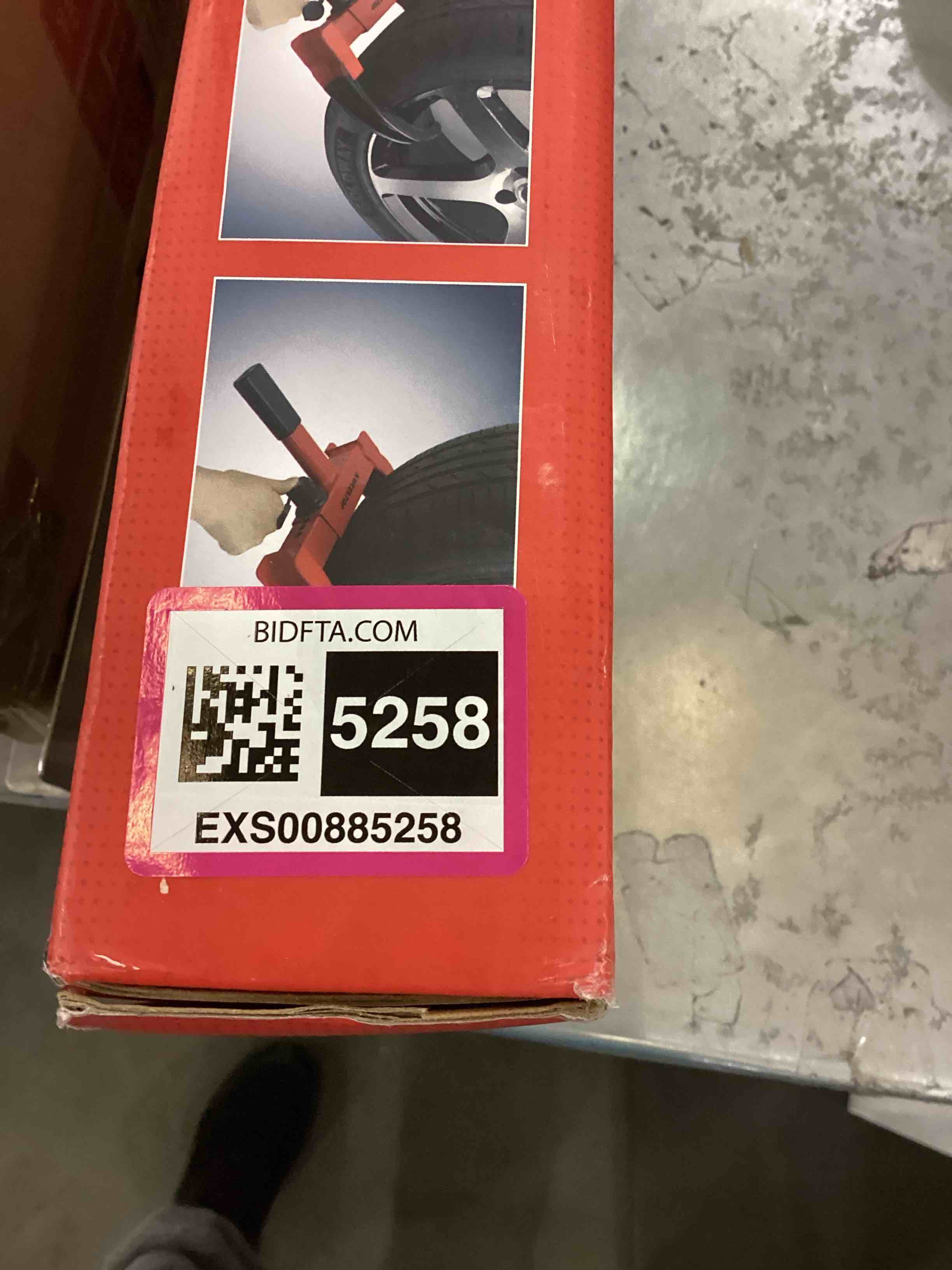 https://s3.amazonaws.com/lotting-images-prod/bidfta/EXS00885258_1701097396160.jpeg