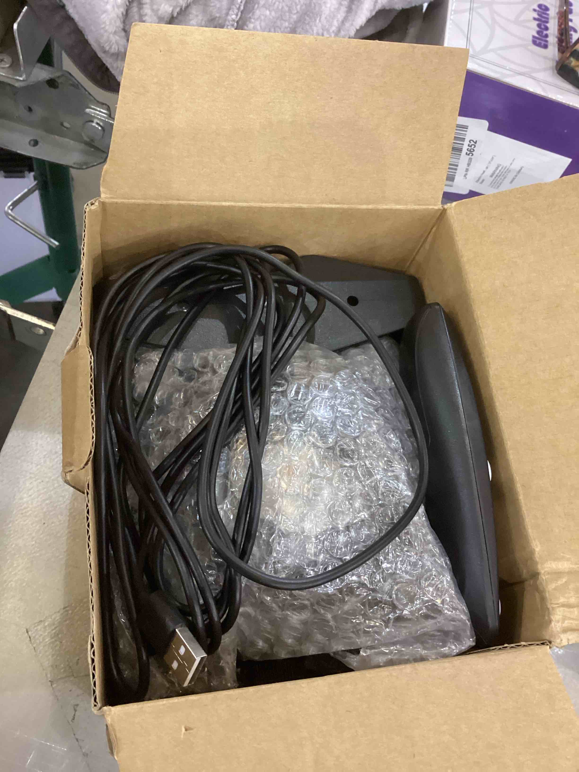 https://s3.amazonaws.com/lotting-images-prod/bidfta/EXS00885455_1701197794452.jpeg