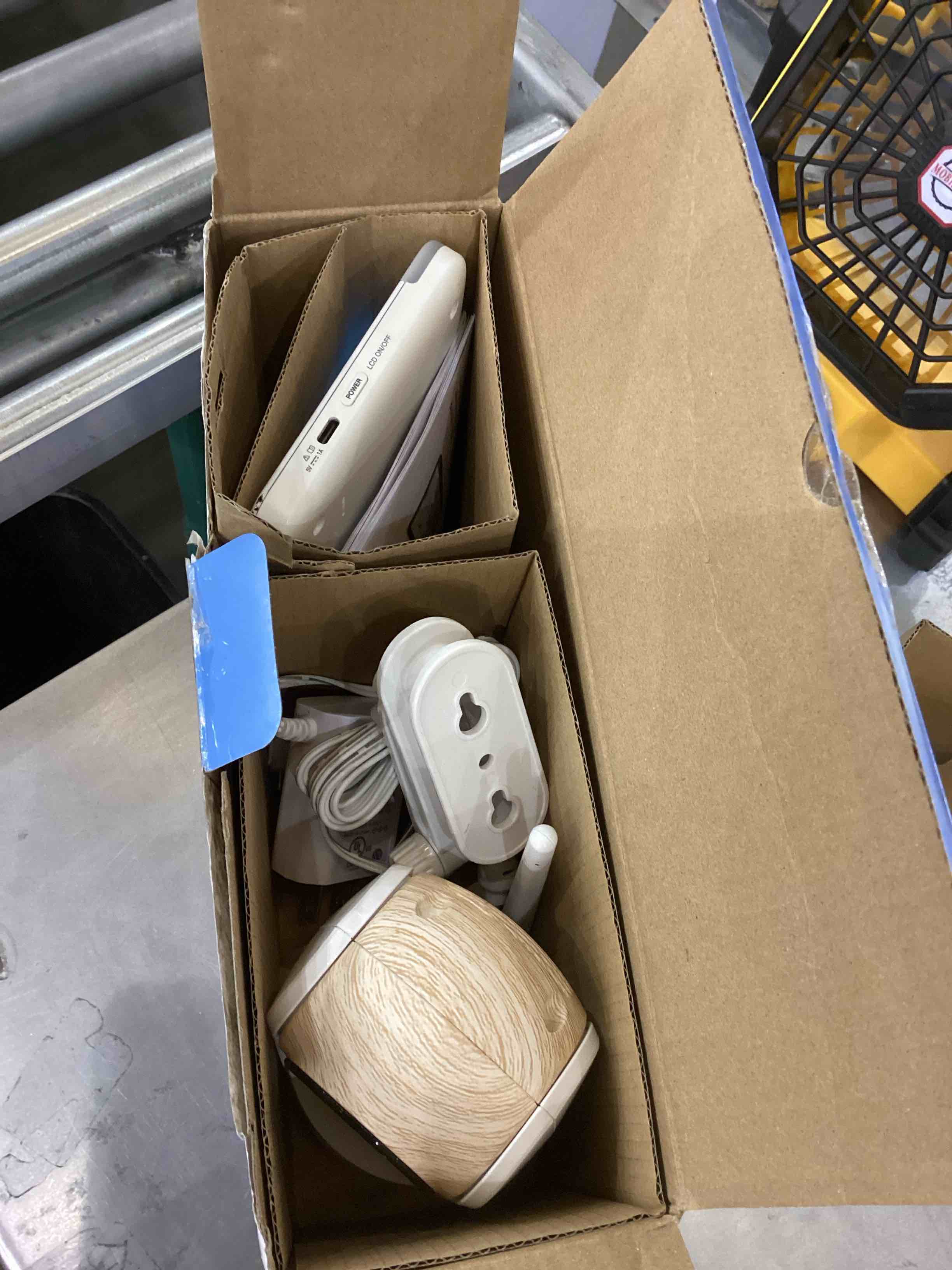 https://s3.amazonaws.com/lotting-images-prod/bidfta/EXS00885707_1701359042702.jpeg