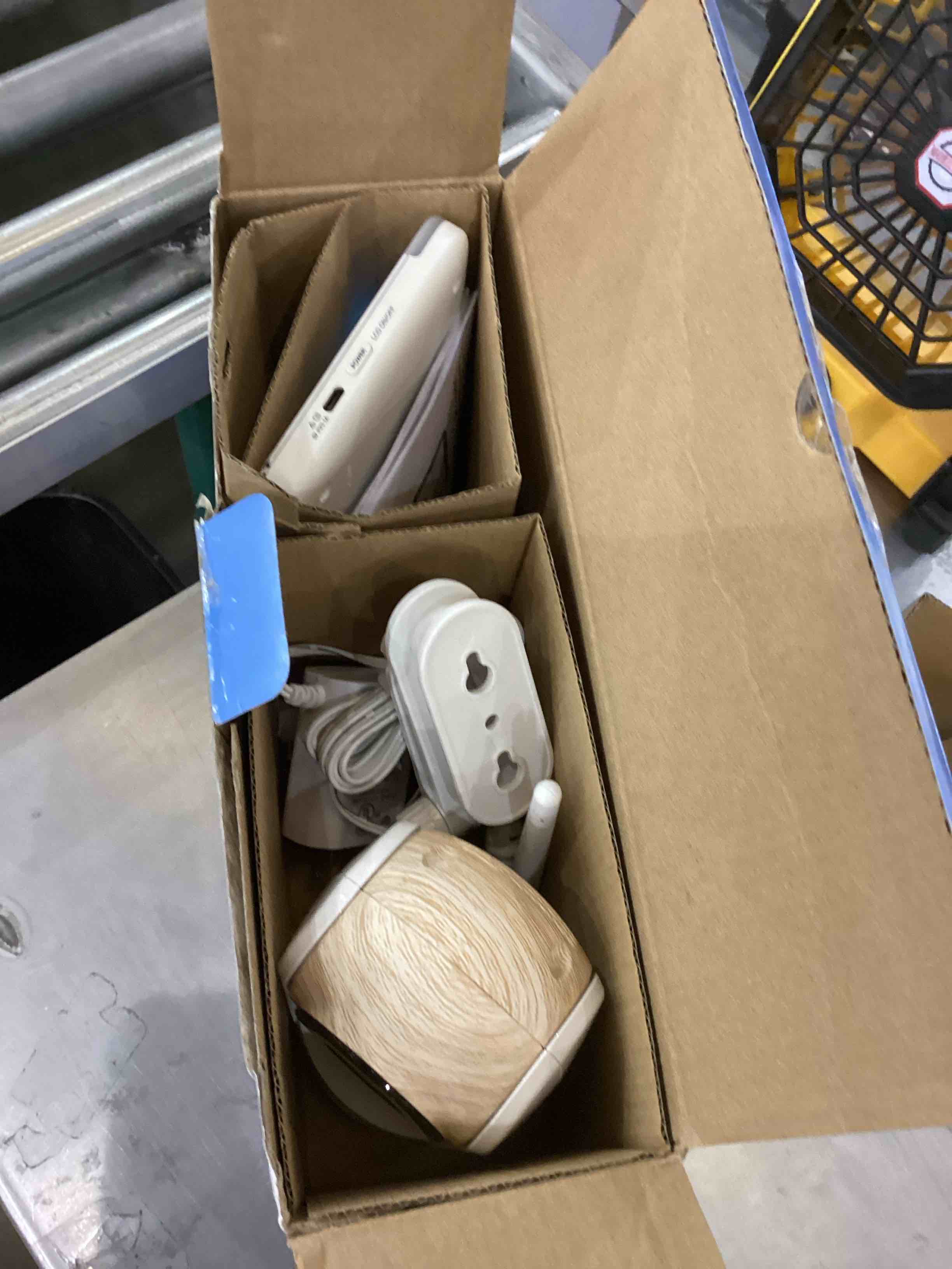 https://s3.amazonaws.com/lotting-images-prod/bidfta/EXS00885707_1701359044121.jpeg