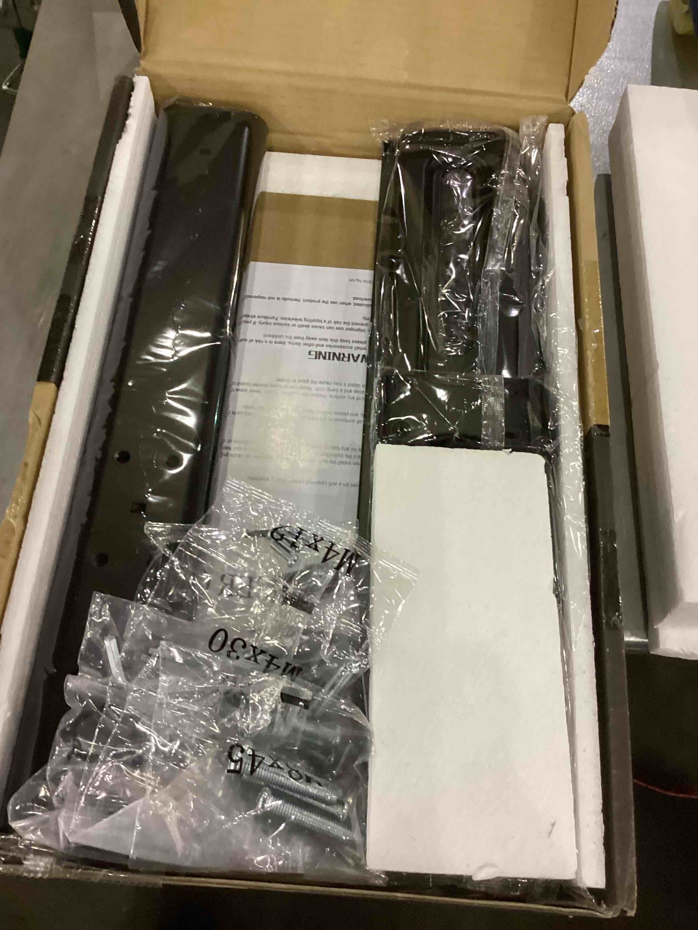 https://s3.amazonaws.com/lotting-images-prod/bidfta/EXS00885791_1701434048730.jpeg