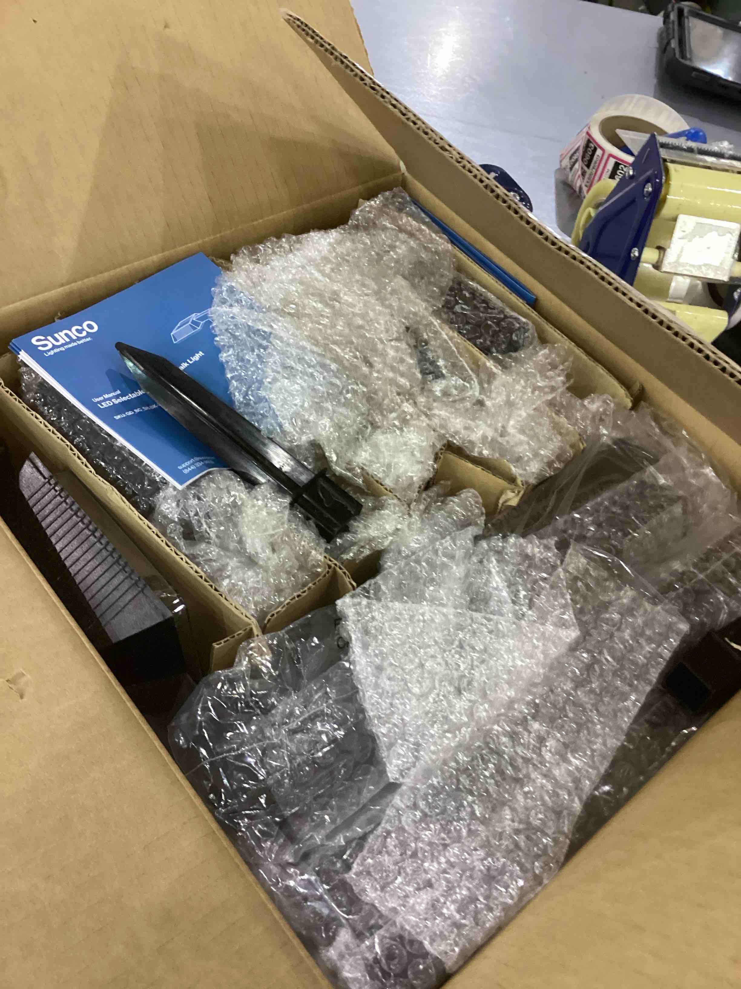https://s3.amazonaws.com/lotting-images-prod/bidfta/EXS00885796_1701434577459.jpeg