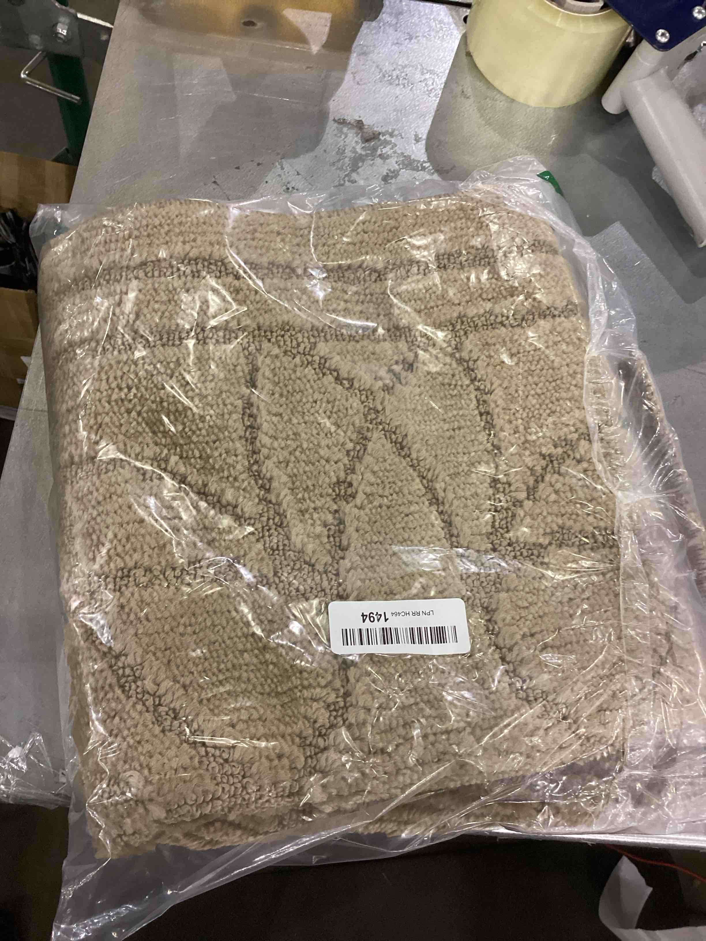 https://s3.amazonaws.com/lotting-images-prod/bidfta/EXS00885807_1701435542068.jpeg