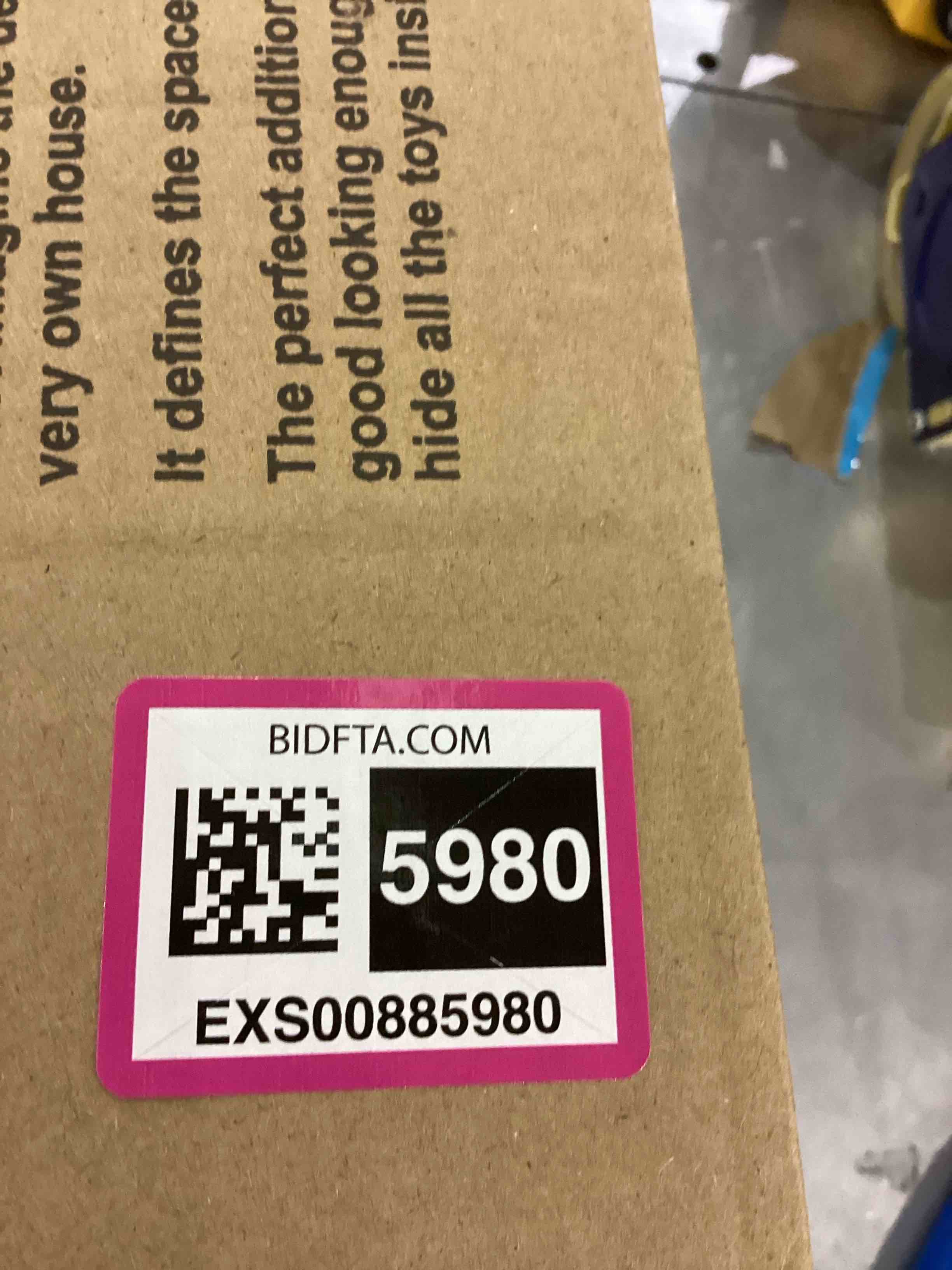https://s3.amazonaws.com/lotting-images-prod/bidfta/EXS00885980_1701696891253.jpeg