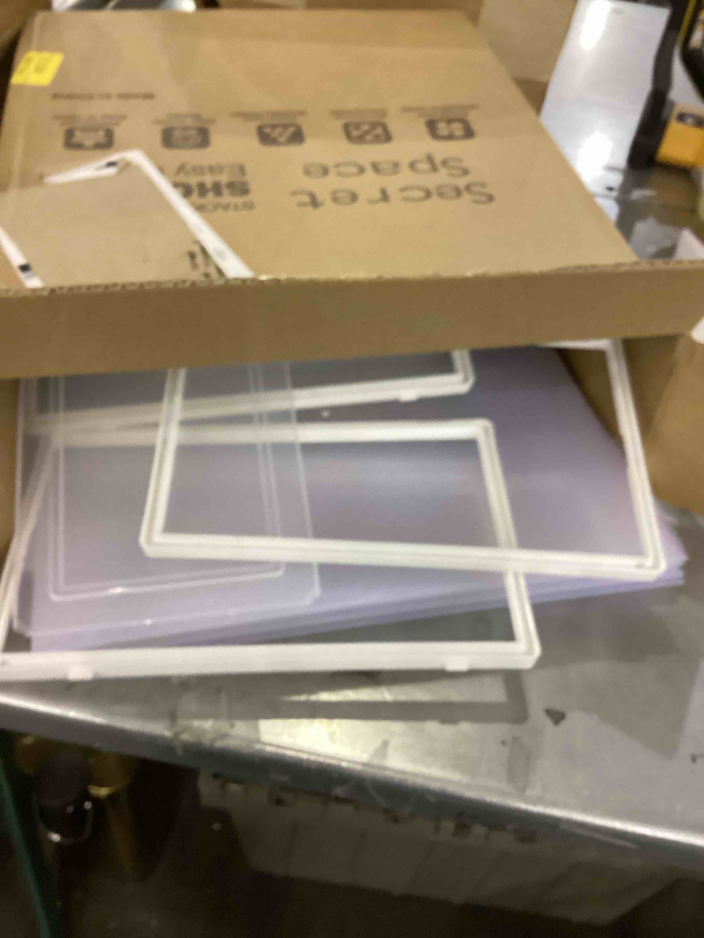 https://s3.amazonaws.com/lotting-images-prod/bidfta/EXS00885983_1701697212060.jpeg