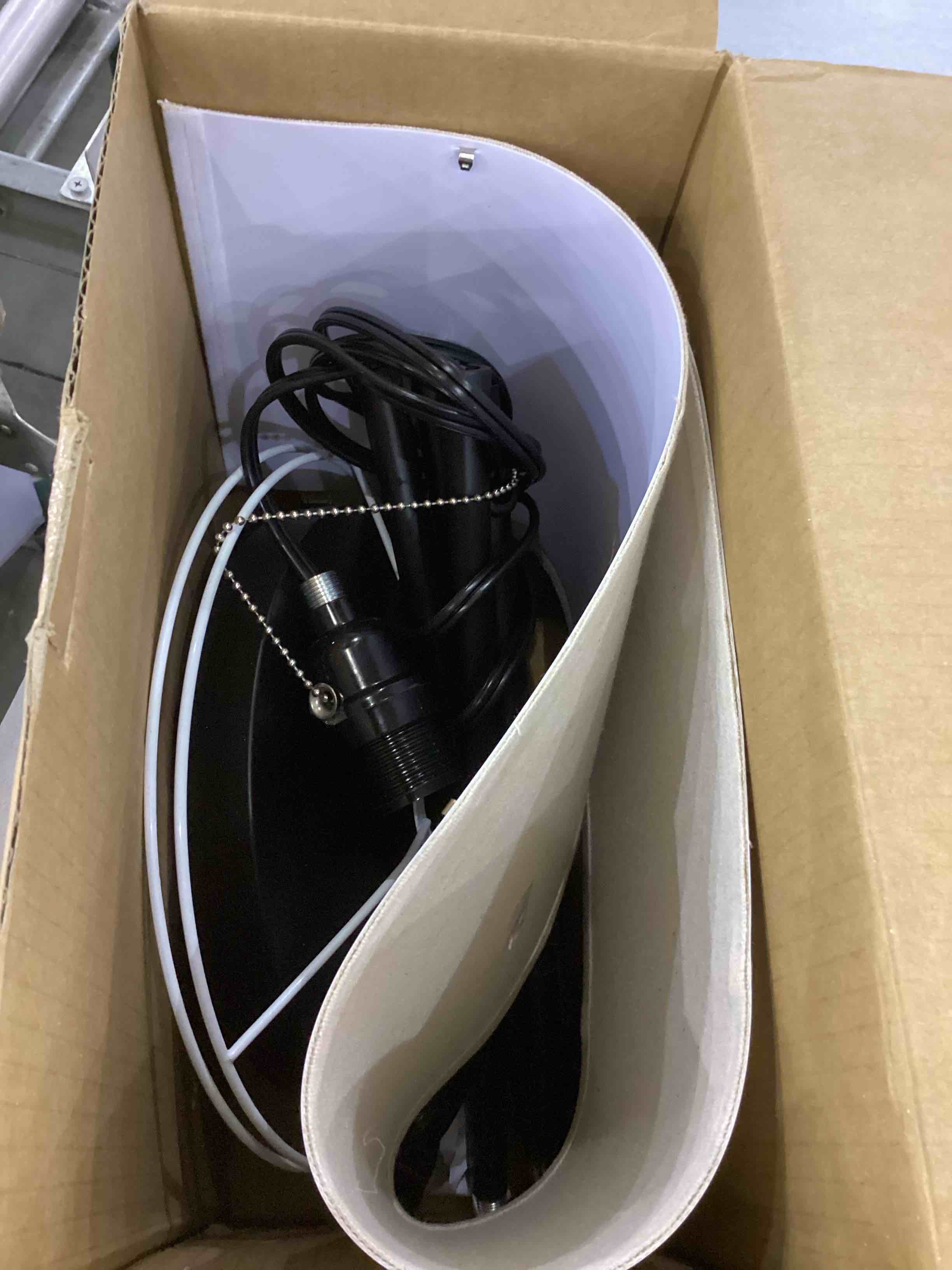 https://s3.amazonaws.com/lotting-images-prod/bidfta/EXS00885987_1701697640418.jpeg