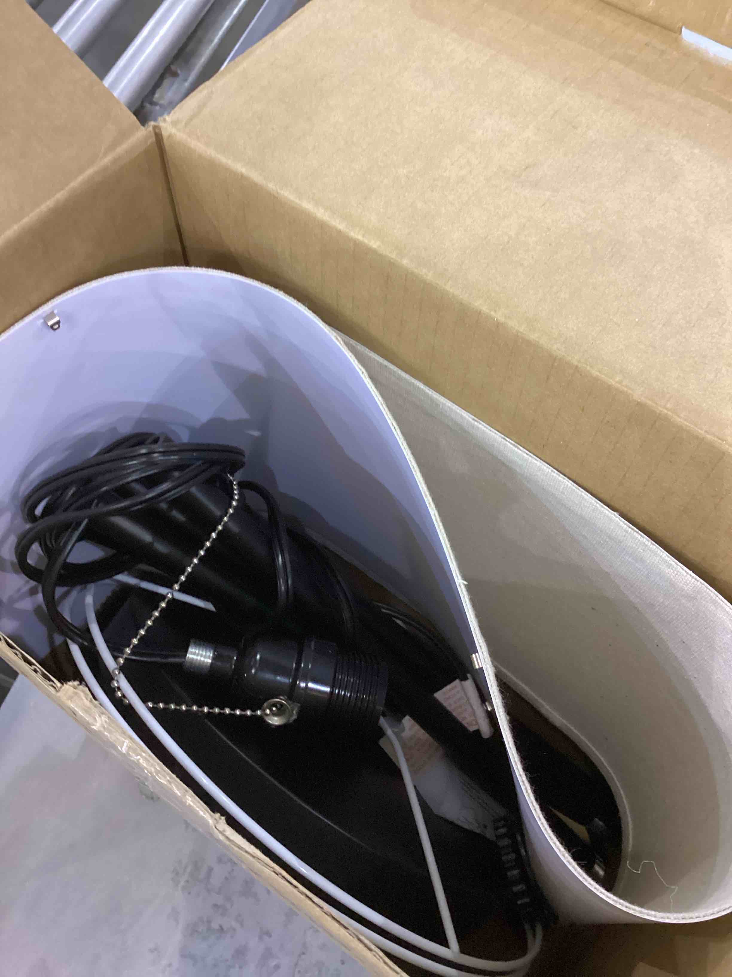 https://s3.amazonaws.com/lotting-images-prod/bidfta/EXS00885987_1701697650726.jpeg