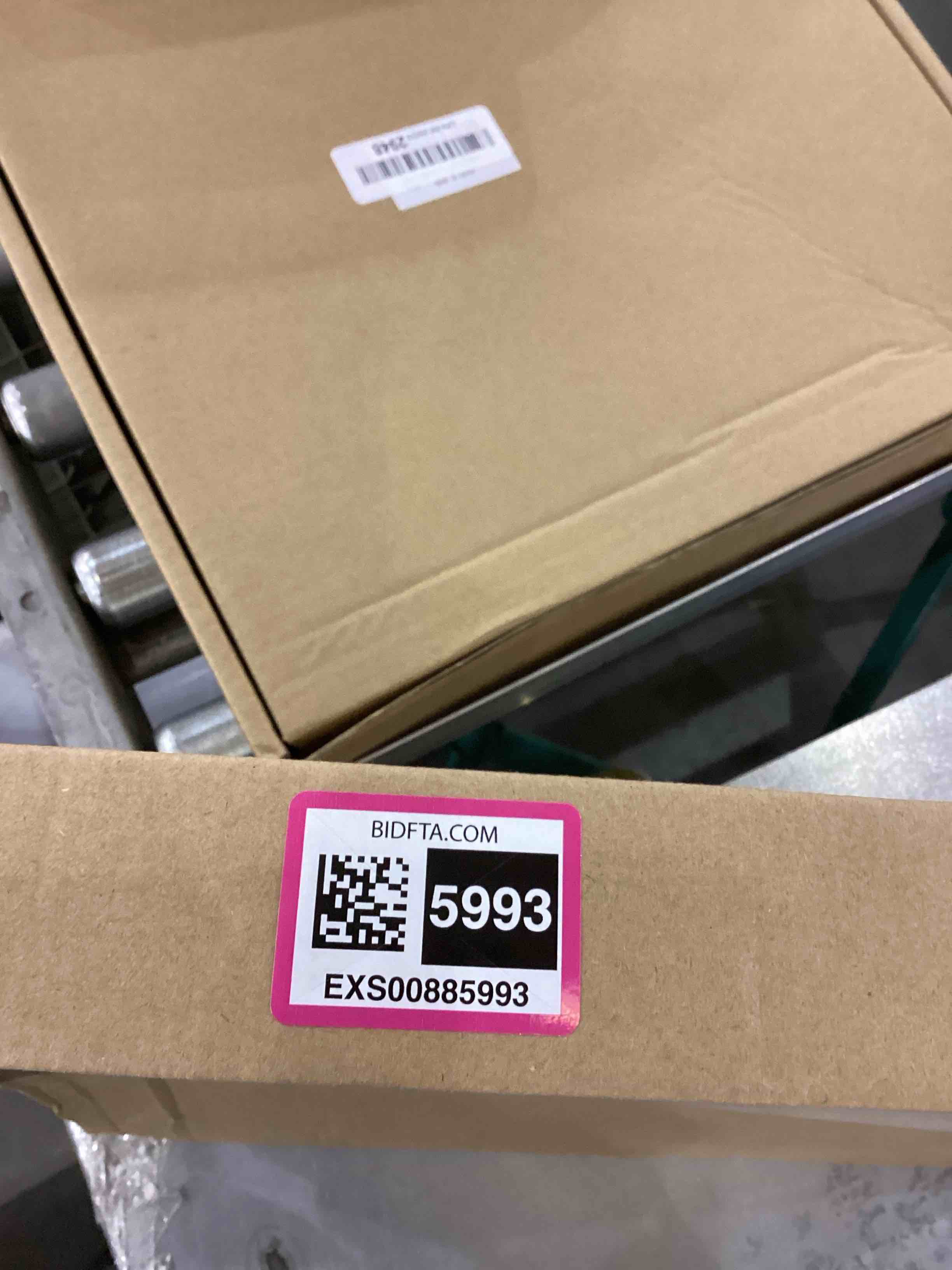 https://s3.amazonaws.com/lotting-images-prod/bidfta/EXS00885993_1701700042581.jpeg