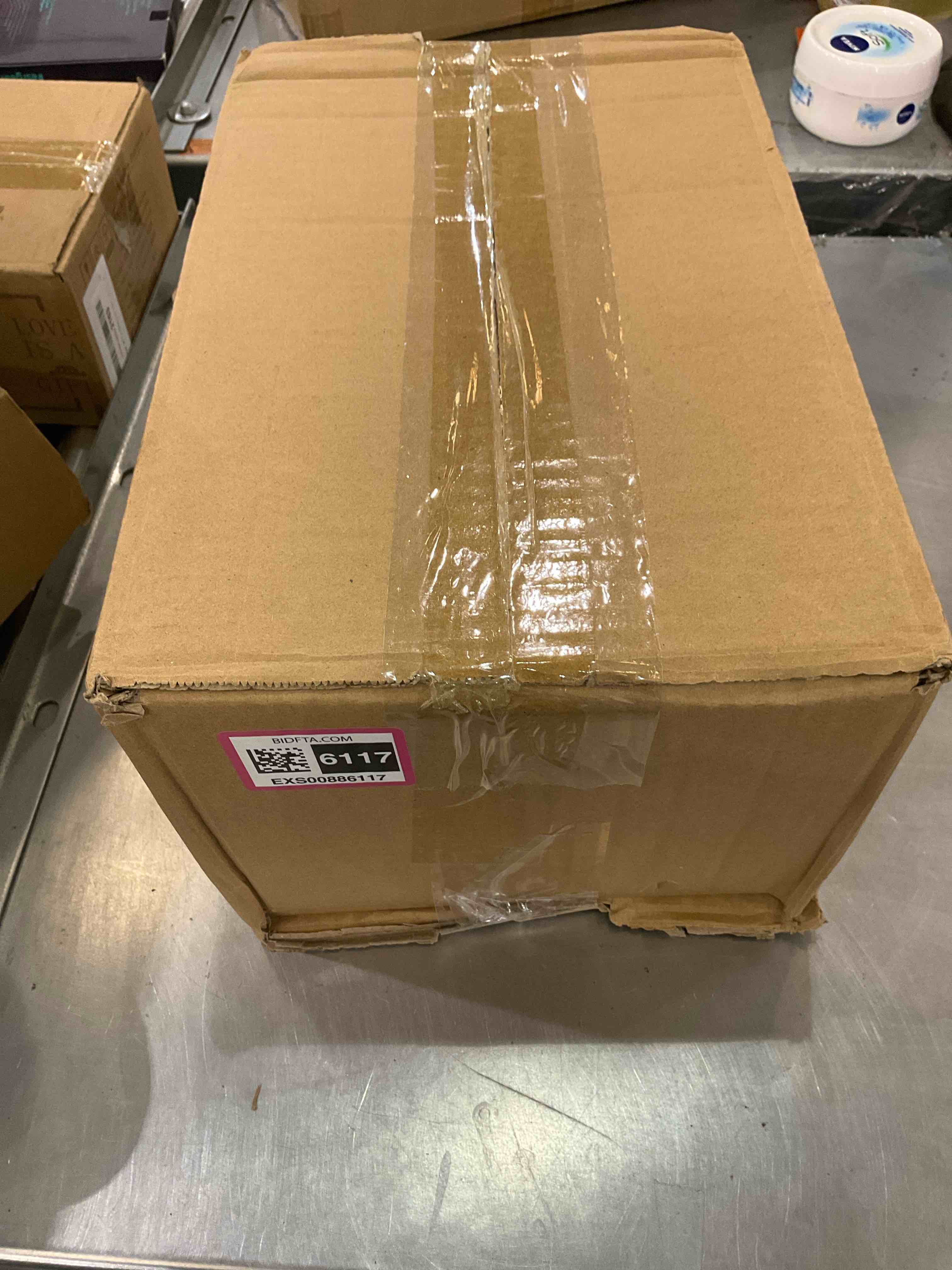 https://s3.amazonaws.com/lotting-images-prod/bidfta/EXS00886117_1700246771686.jpeg