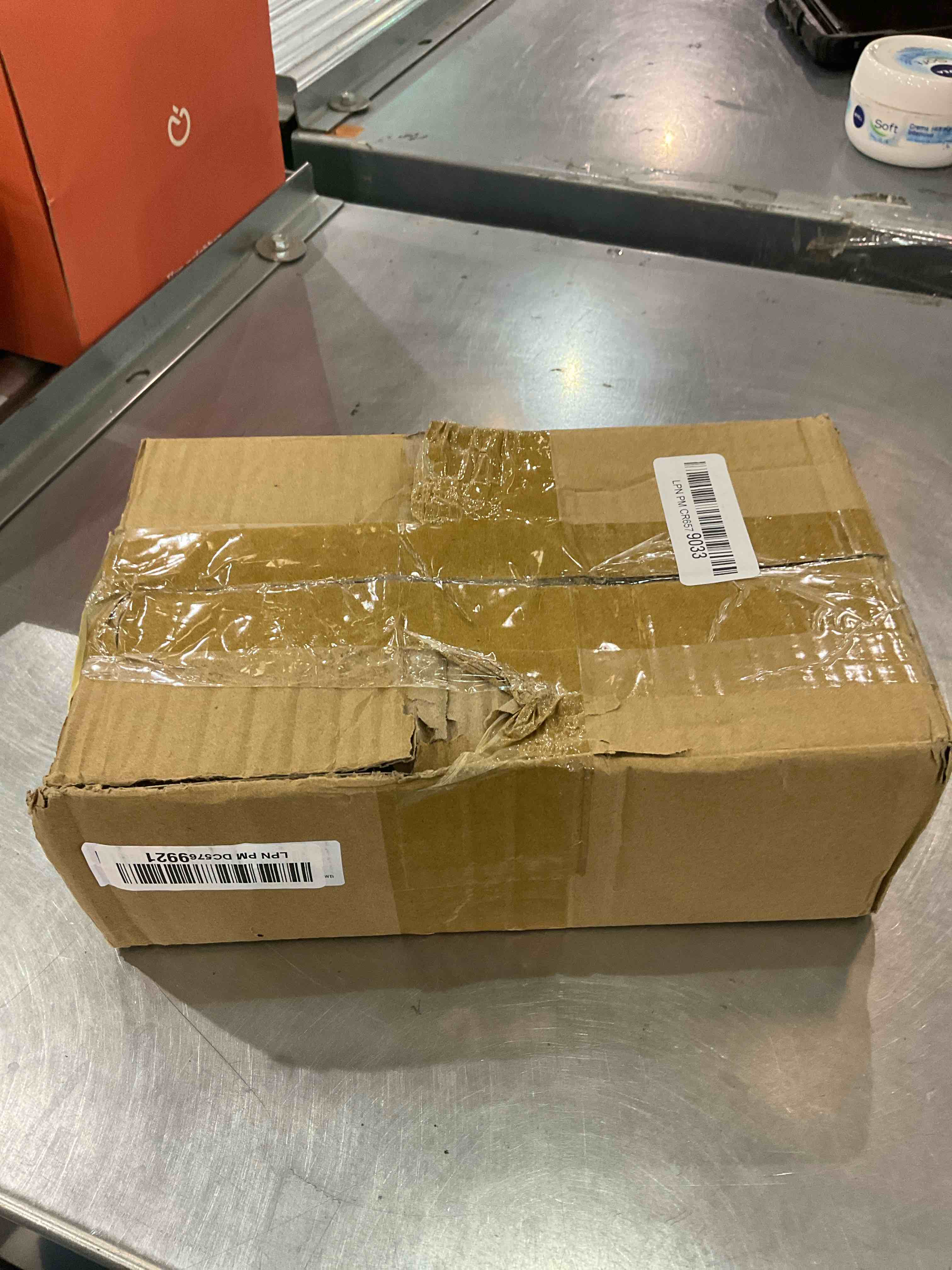 https://s3.amazonaws.com/lotting-images-prod/bidfta/EXS00886321_1700503305565.jpeg