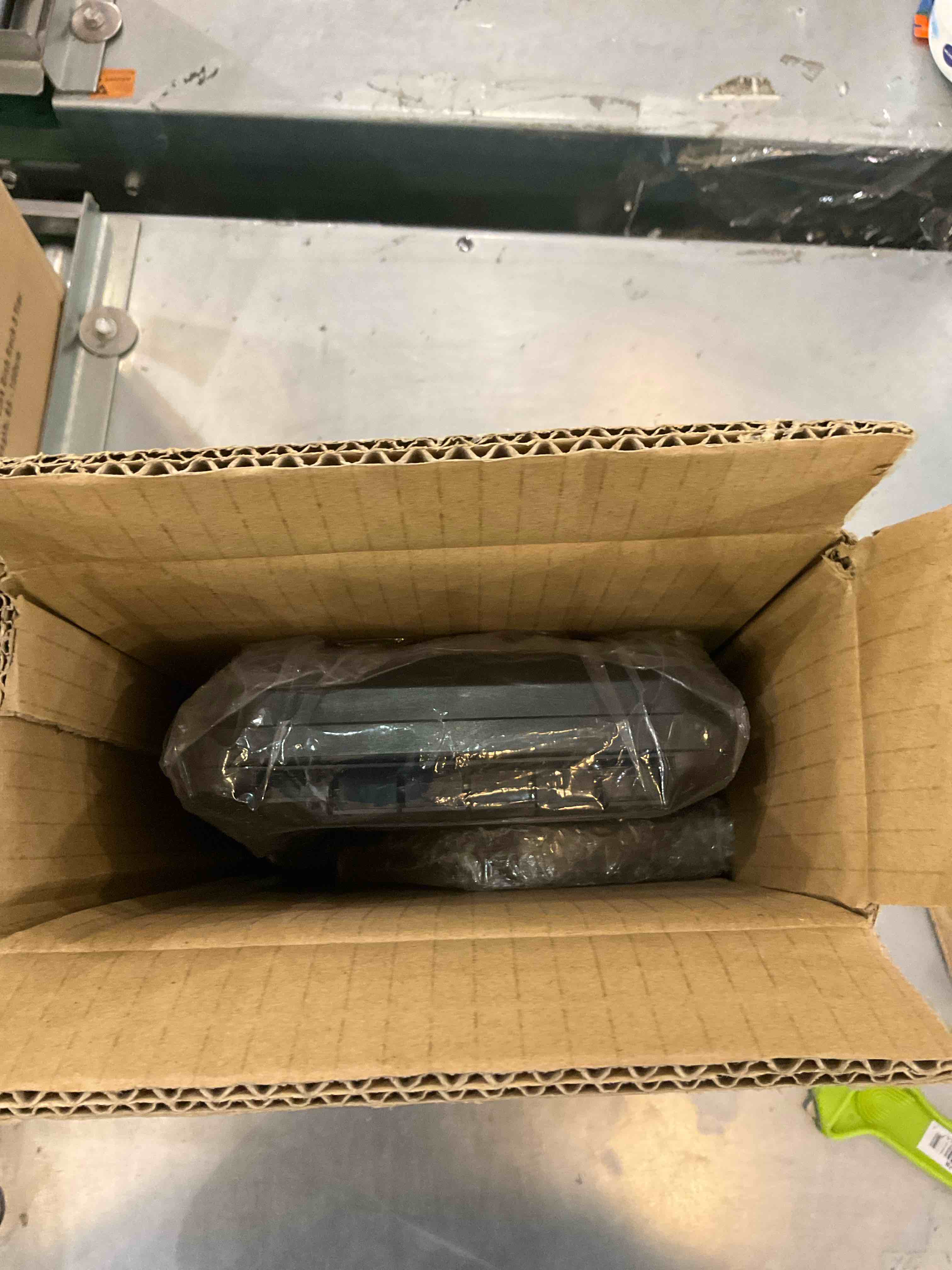 https://s3.amazonaws.com/lotting-images-prod/bidfta/EXS00886354_1700508983852.jpeg