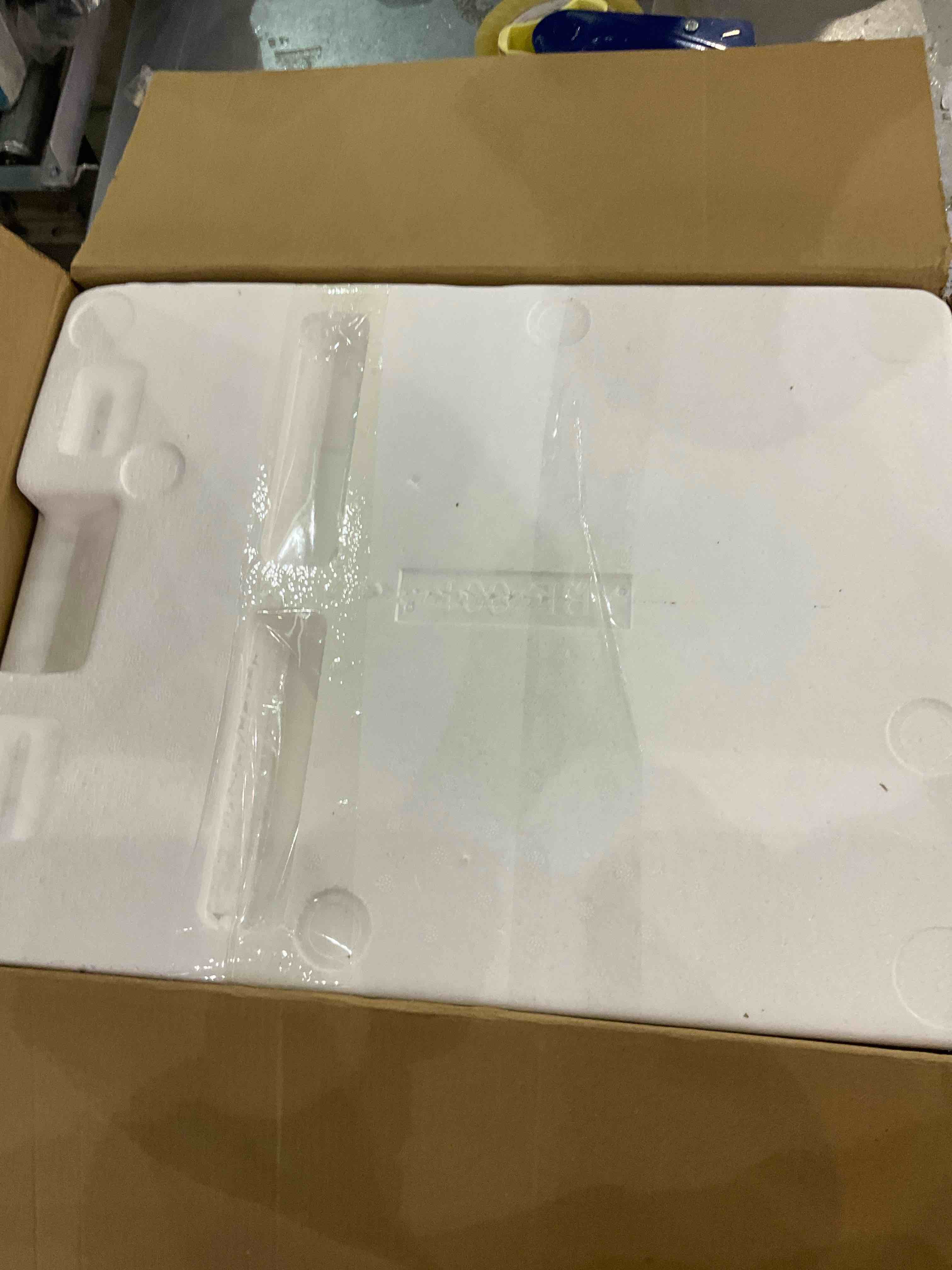 https://s3.amazonaws.com/lotting-images-prod/bidfta/EXS00886528_1700485738190.jpeg