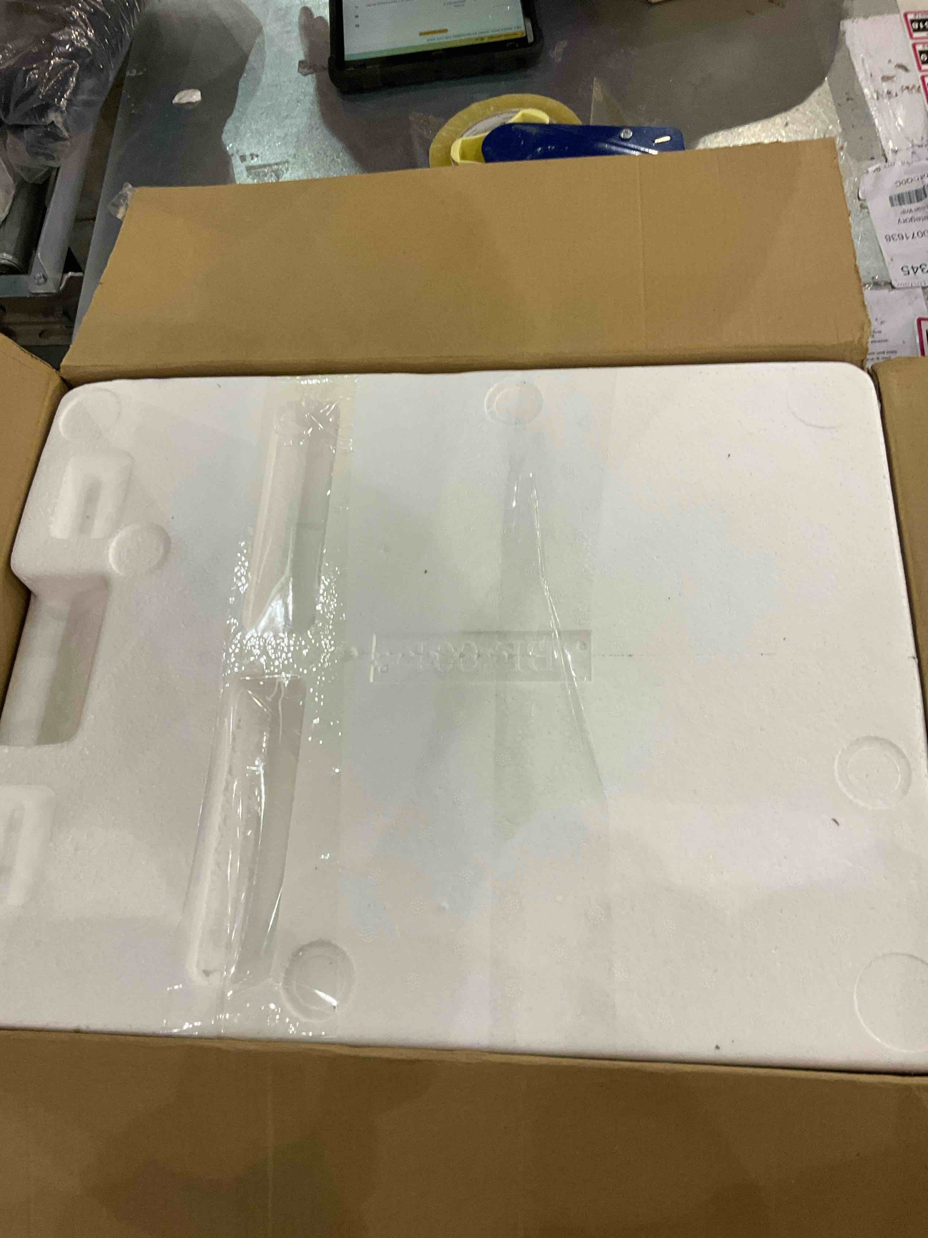 https://s3.amazonaws.com/lotting-images-prod/bidfta/EXS00886528_1700485739189.jpeg
