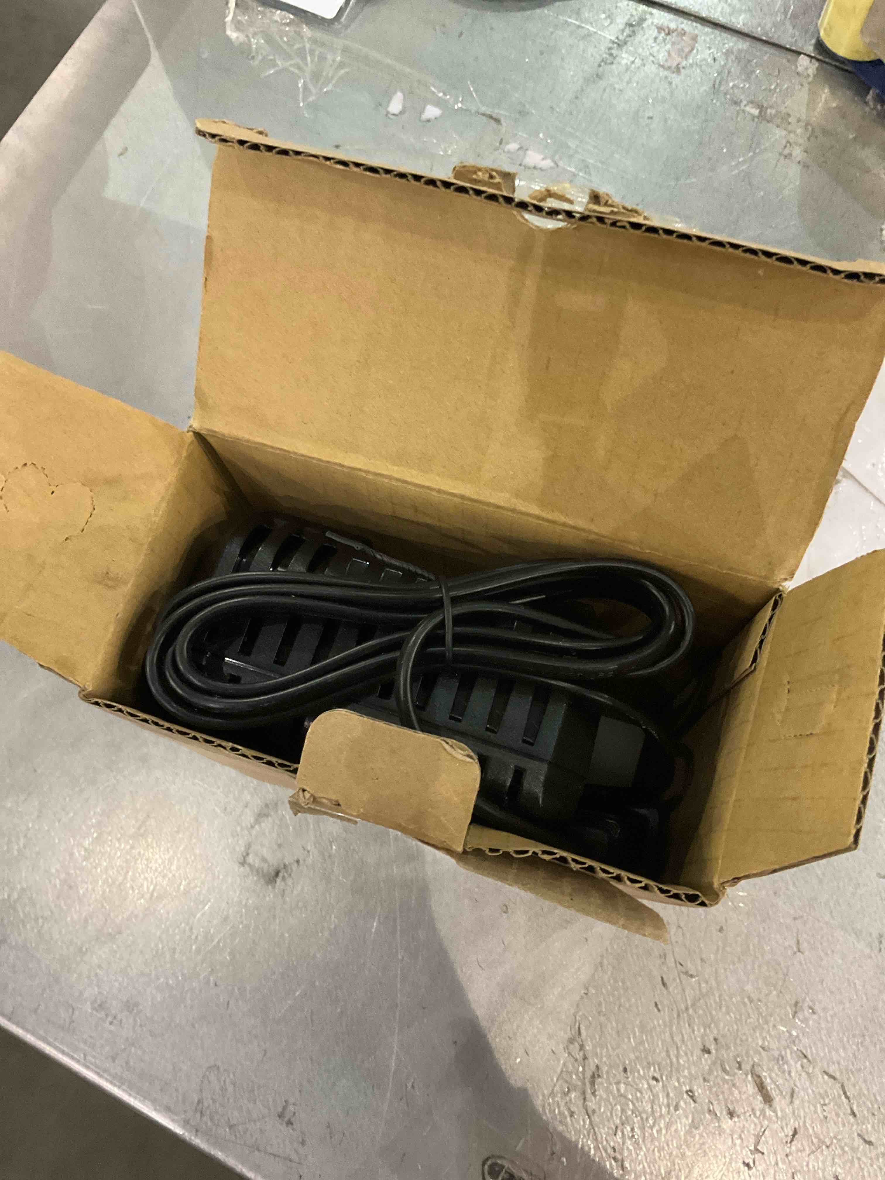 https://s3.amazonaws.com/lotting-images-prod/bidfta/EXS00886529_1700485794185.jpeg