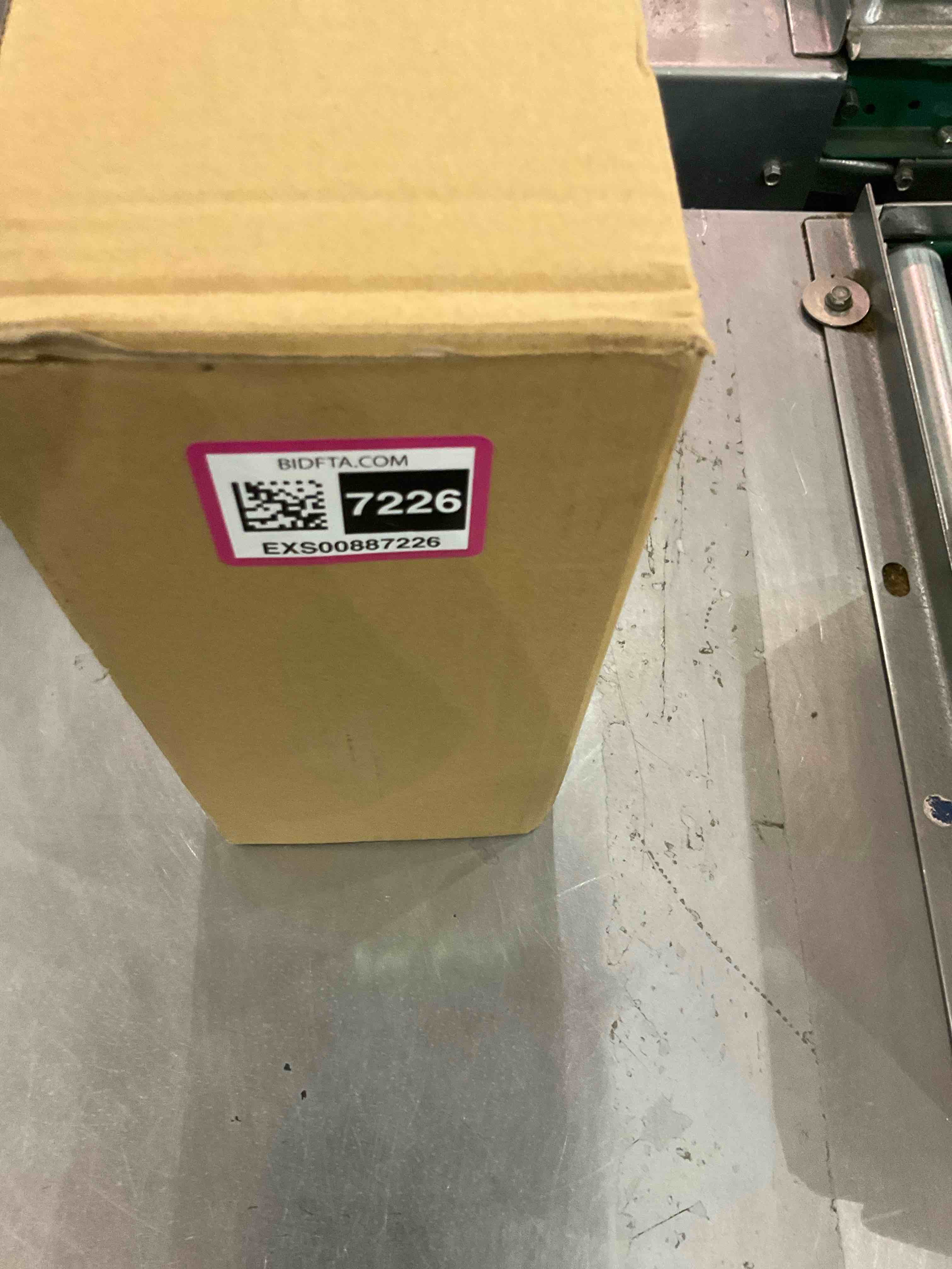 https://s3.amazonaws.com/lotting-images-prod/bidfta/EXS00887226_1700666672932.jpeg