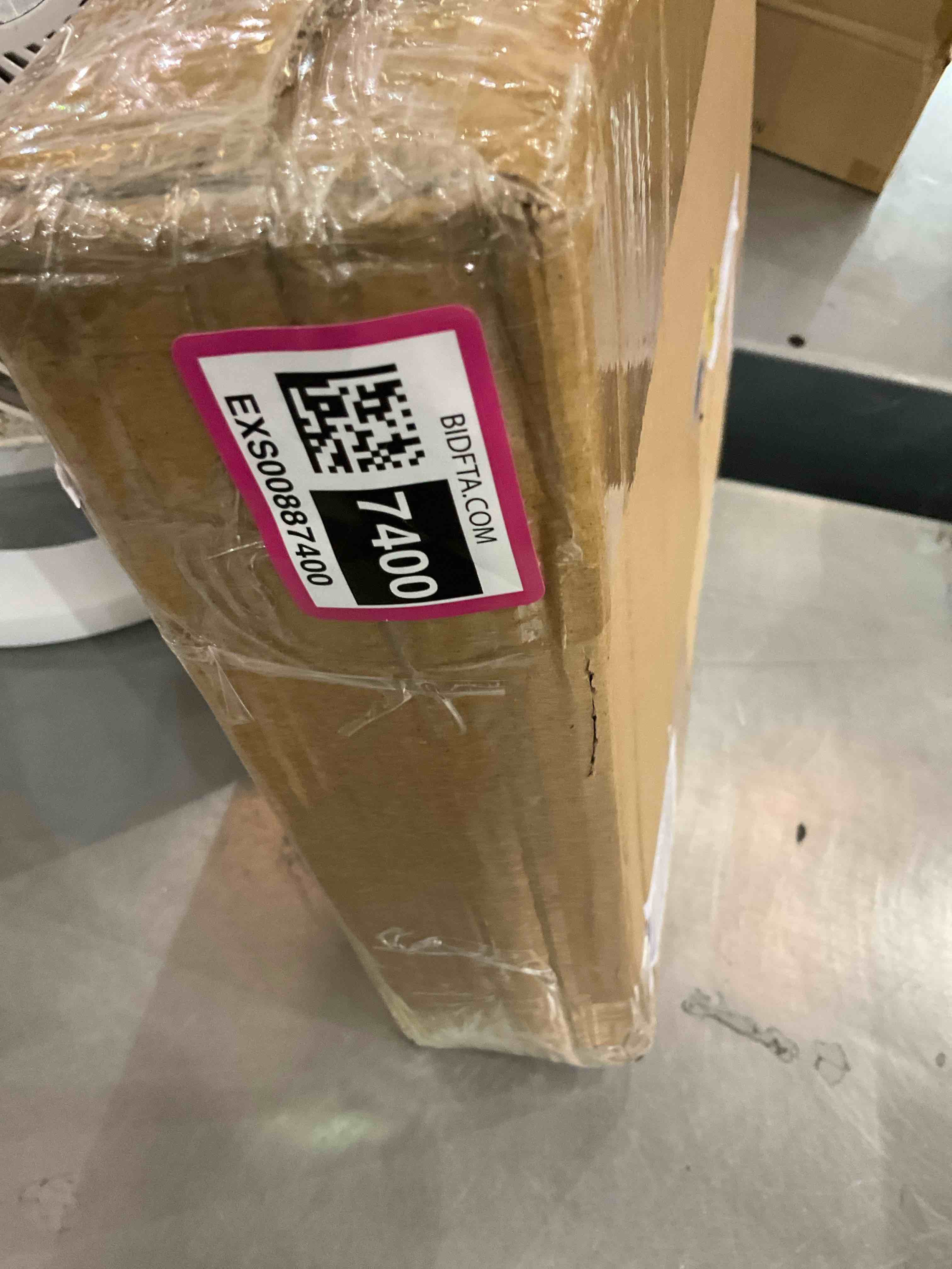 https://s3.amazonaws.com/lotting-images-prod/bidfta/EXS00887400_1701104001256.jpeg