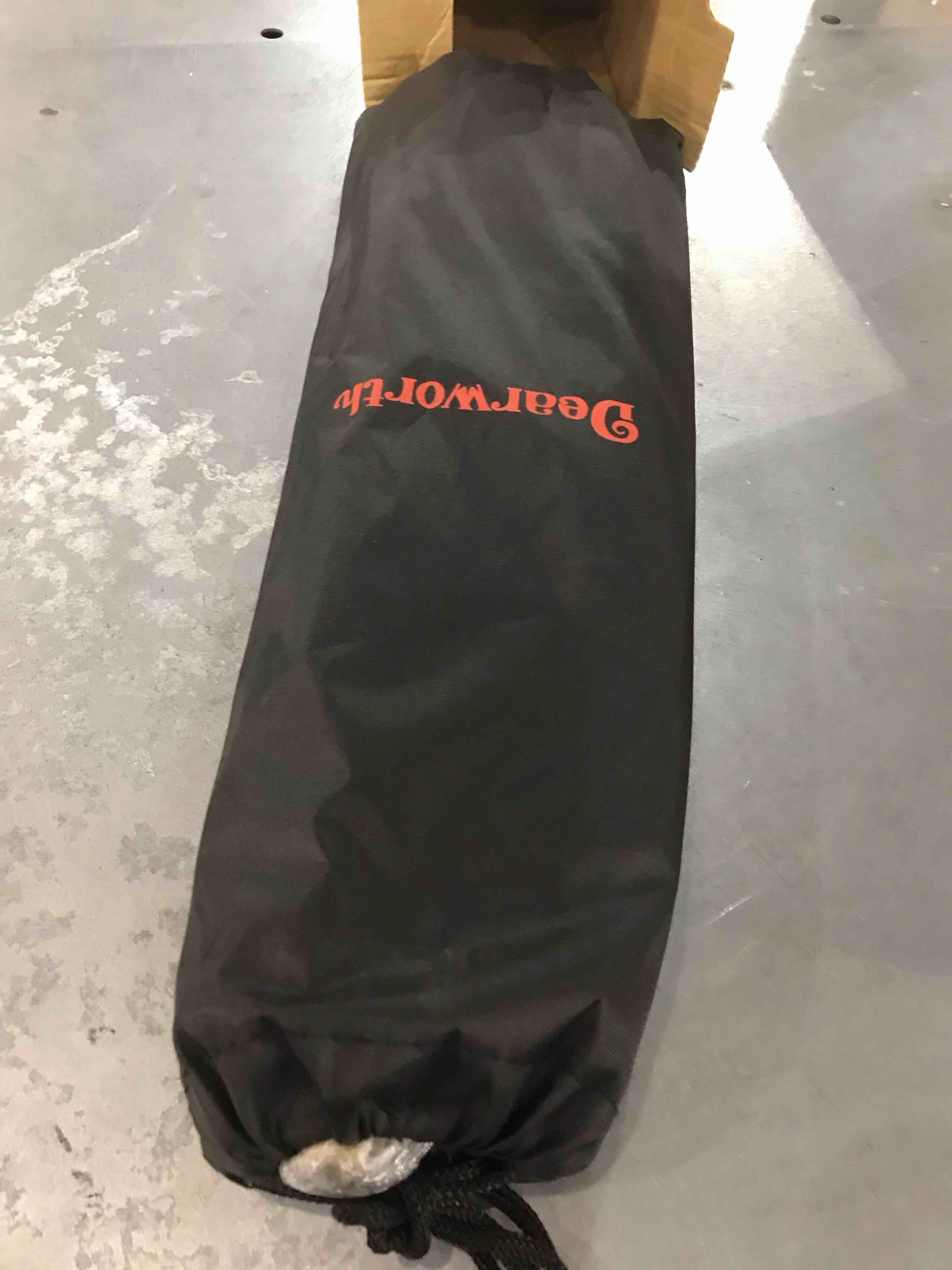 https://s3.amazonaws.com/lotting-images-prod/bidfta/EXS00887711_1701867736279.jpeg